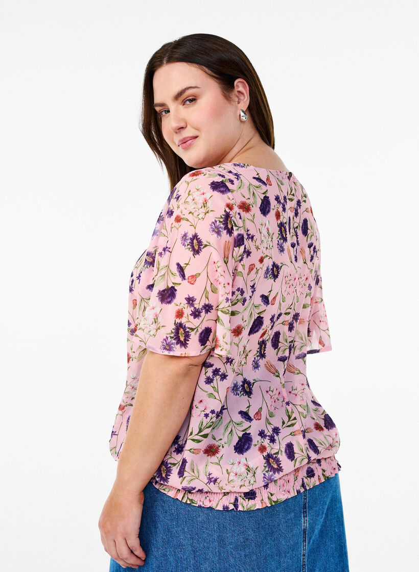 Blouse fleurie &agrave; manches courtes et smocks, Rose, Model image number 2