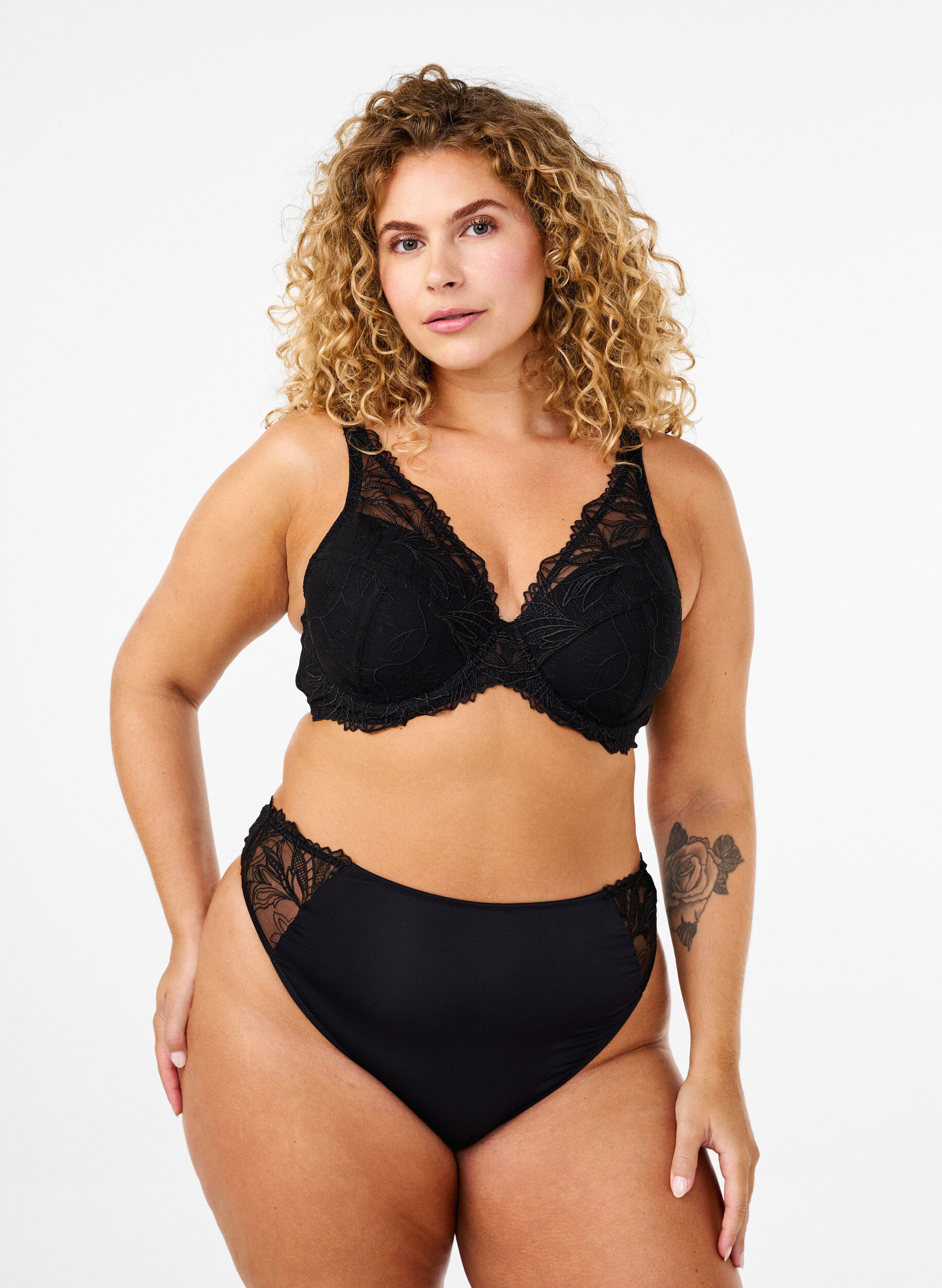 Zizzi String en microfibre avec dentelle, Noir, Model image number 0
