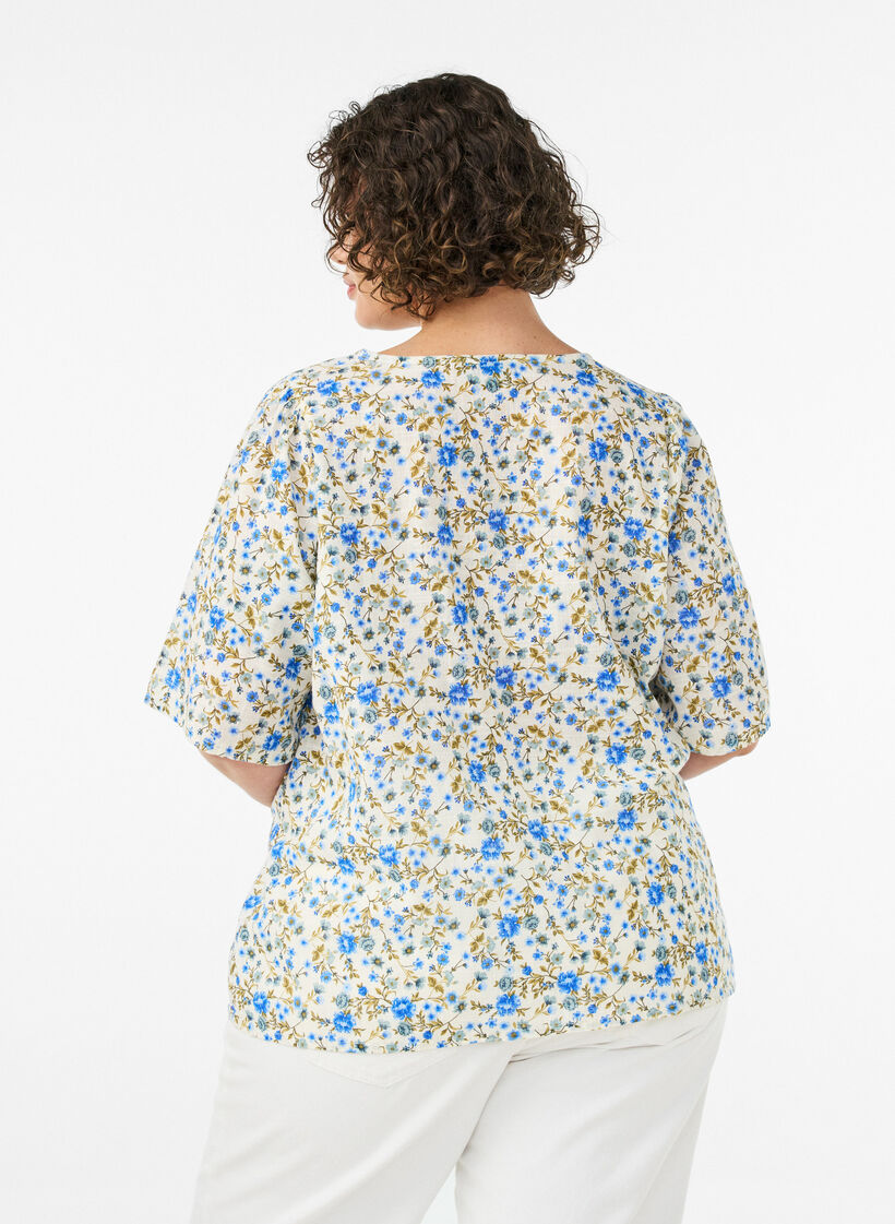 Kurz&auml;rmelige Bluse aus Baumwolle mit V-Ausschnitt, Blau, Model