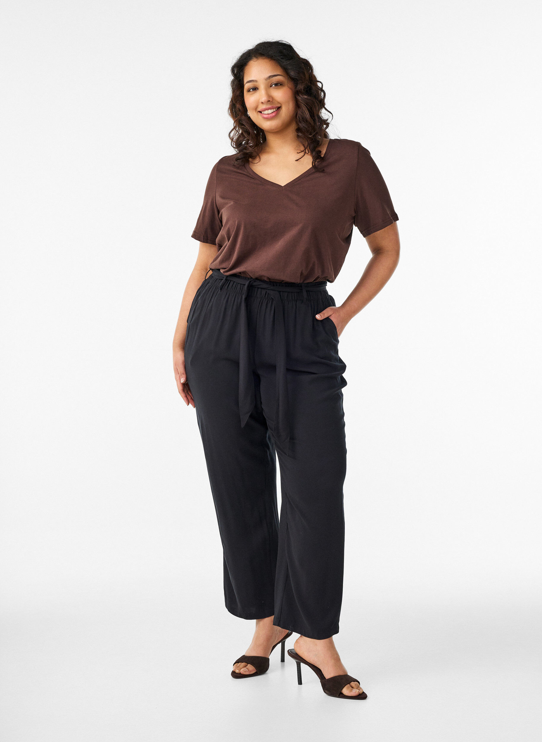 Pantalon taille haute en viscose, Noir, Model