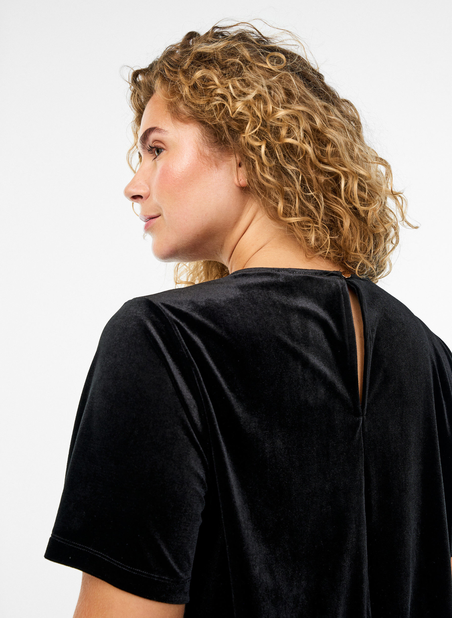 Zizzi Haut &agrave; manches courtes en velours, Noir, Model image number 3