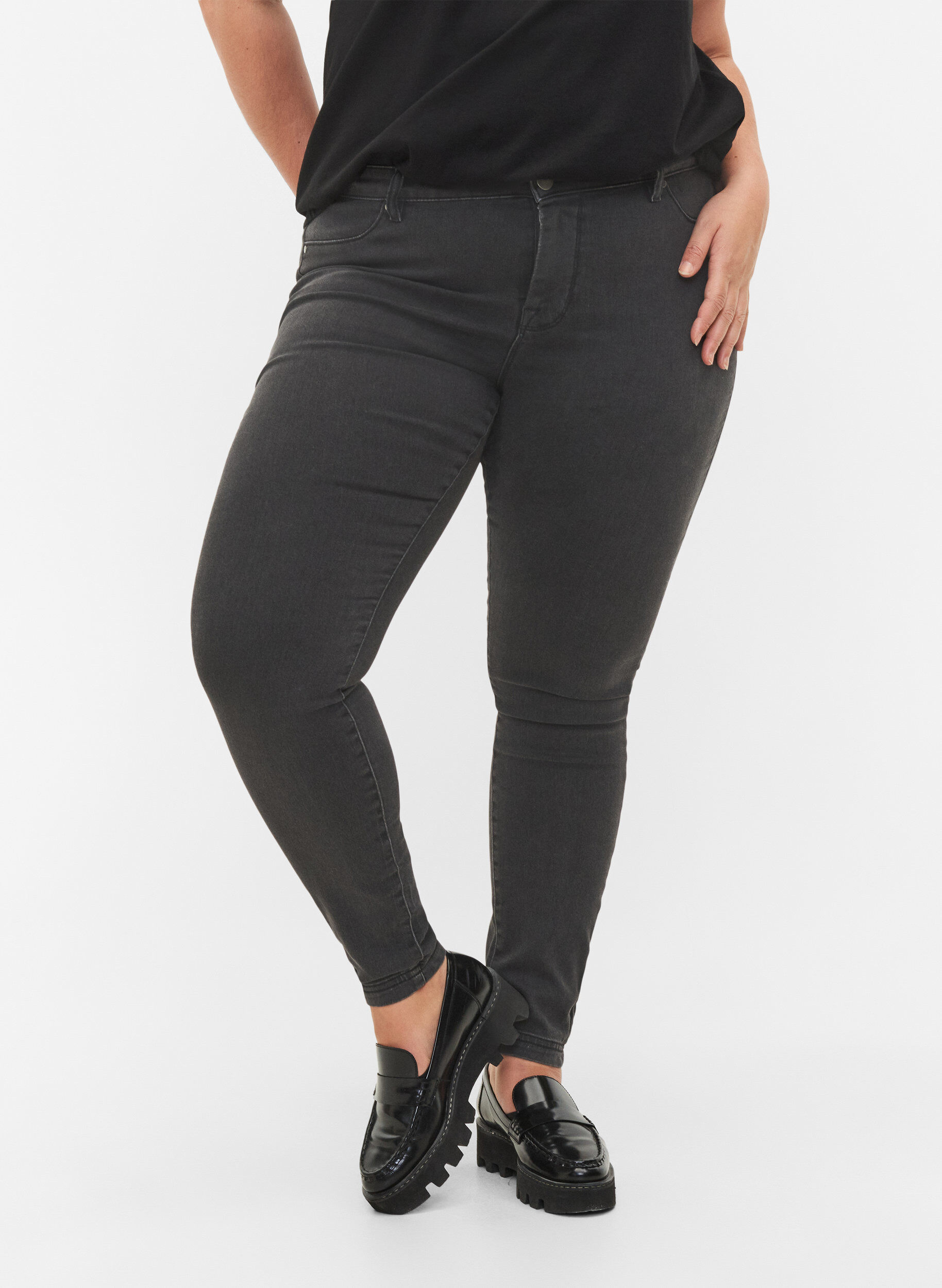 Zizzi Jeggings aus Baumwollmischung, Grey Denim, Model image number 2