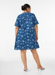 Robe en jean coupe &eacute;vas&eacute;e &agrave; motif floral, Bleu, Model image number 2