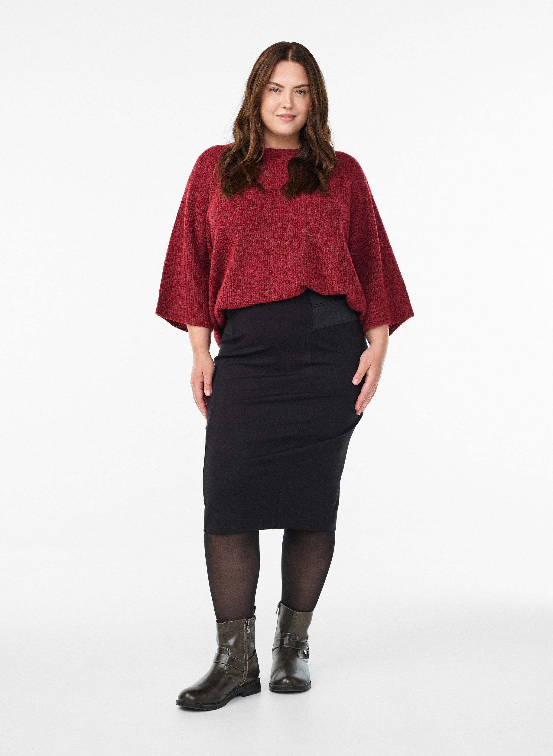 Eng anliegender Rock mit Gummibund an der Taille, Schwarz, Model