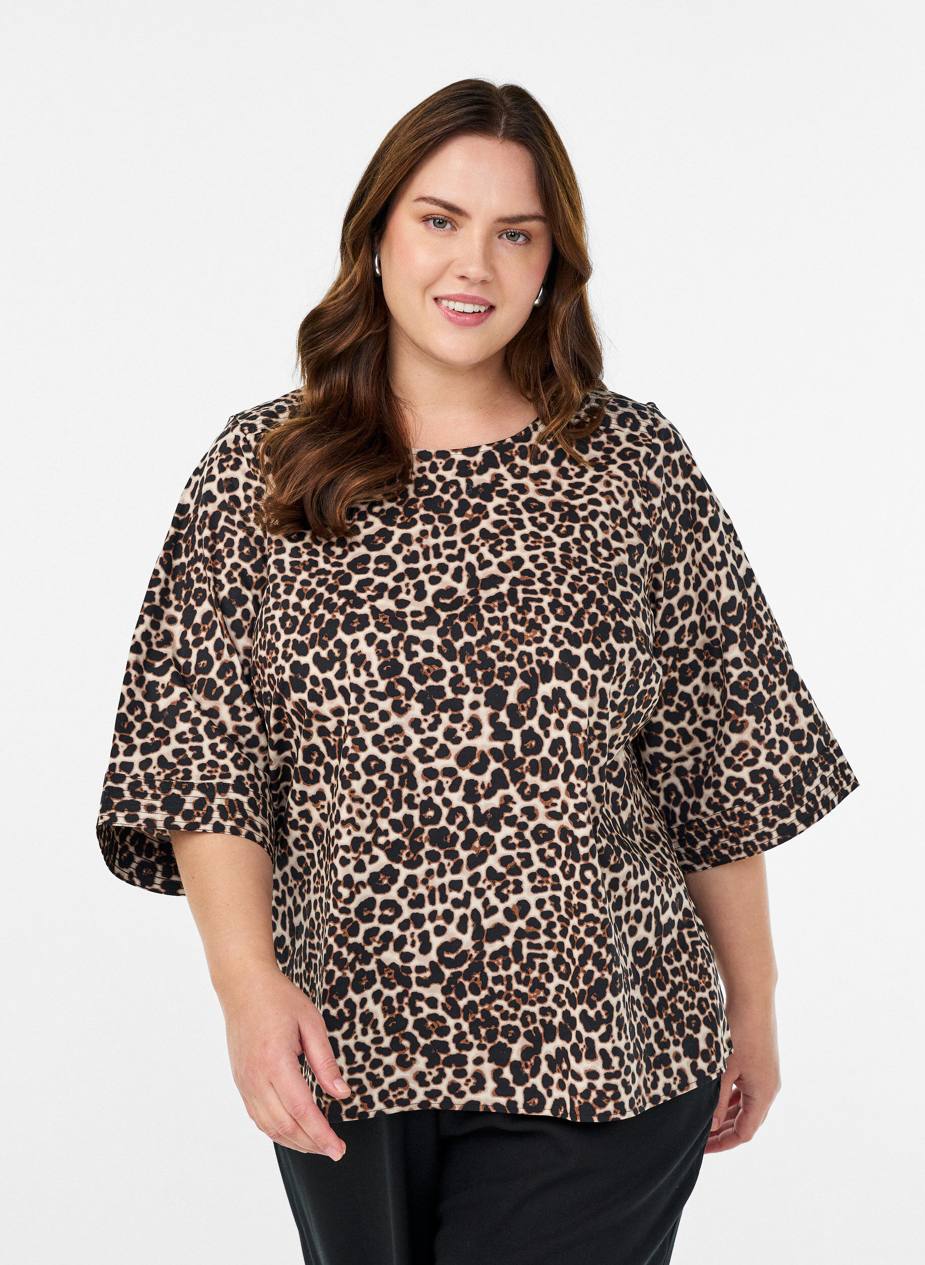 Bluse mit Ziern&auml;hten und 3/4-&Auml;rmeln, Braun, Model