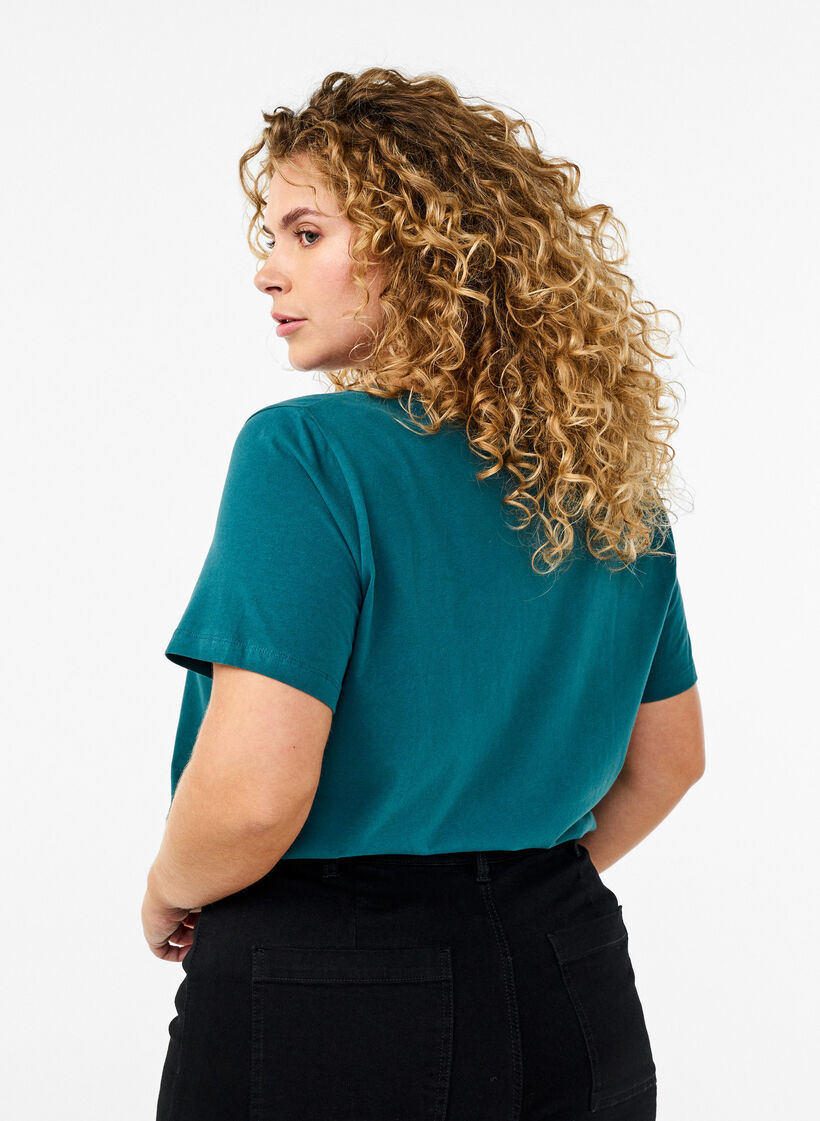 Einfarbiges basic T-Shirt aus Baumwolle, Gr&uuml;n, Model image number 2