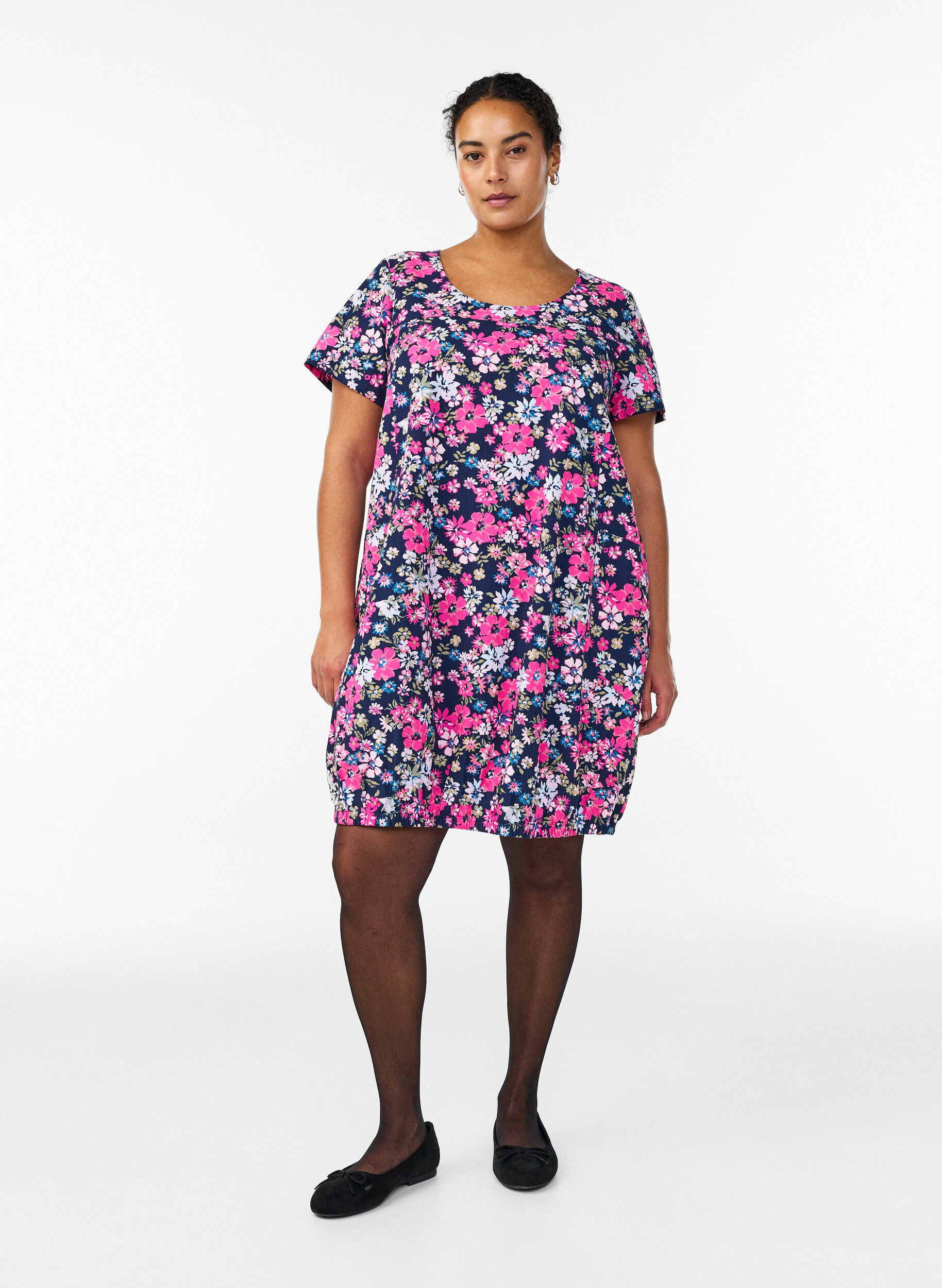 Zizzi Kurz&auml;rmliges Baumwollkleid mit Print, Blau, Model image number 1