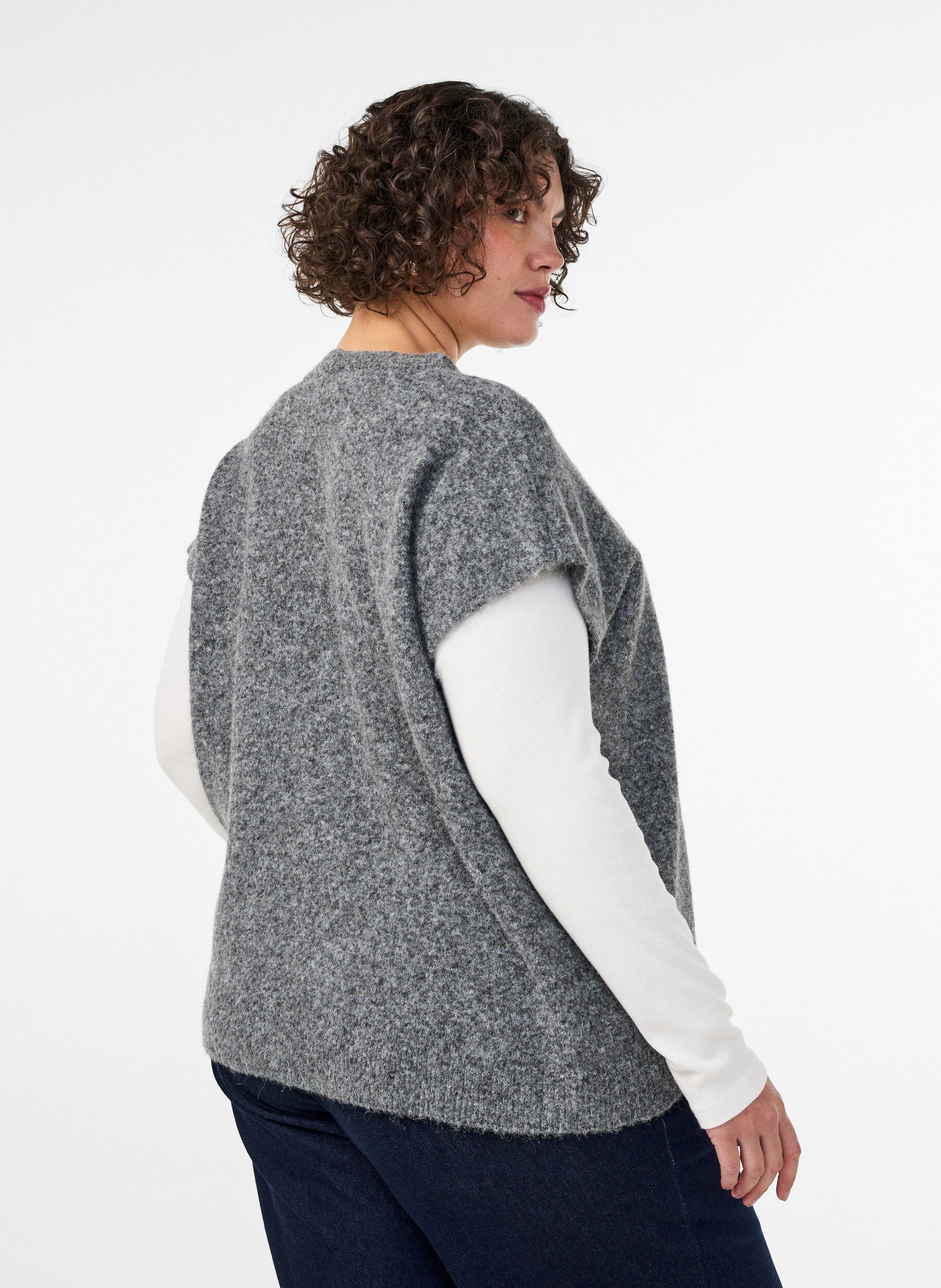 ZizziGilet en maille &agrave; col V avec boutons d&eacute;coratifs, Gris, Model image number 2