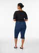 Capri slim taille haute en denim stretch, Bleu, Model image number 1