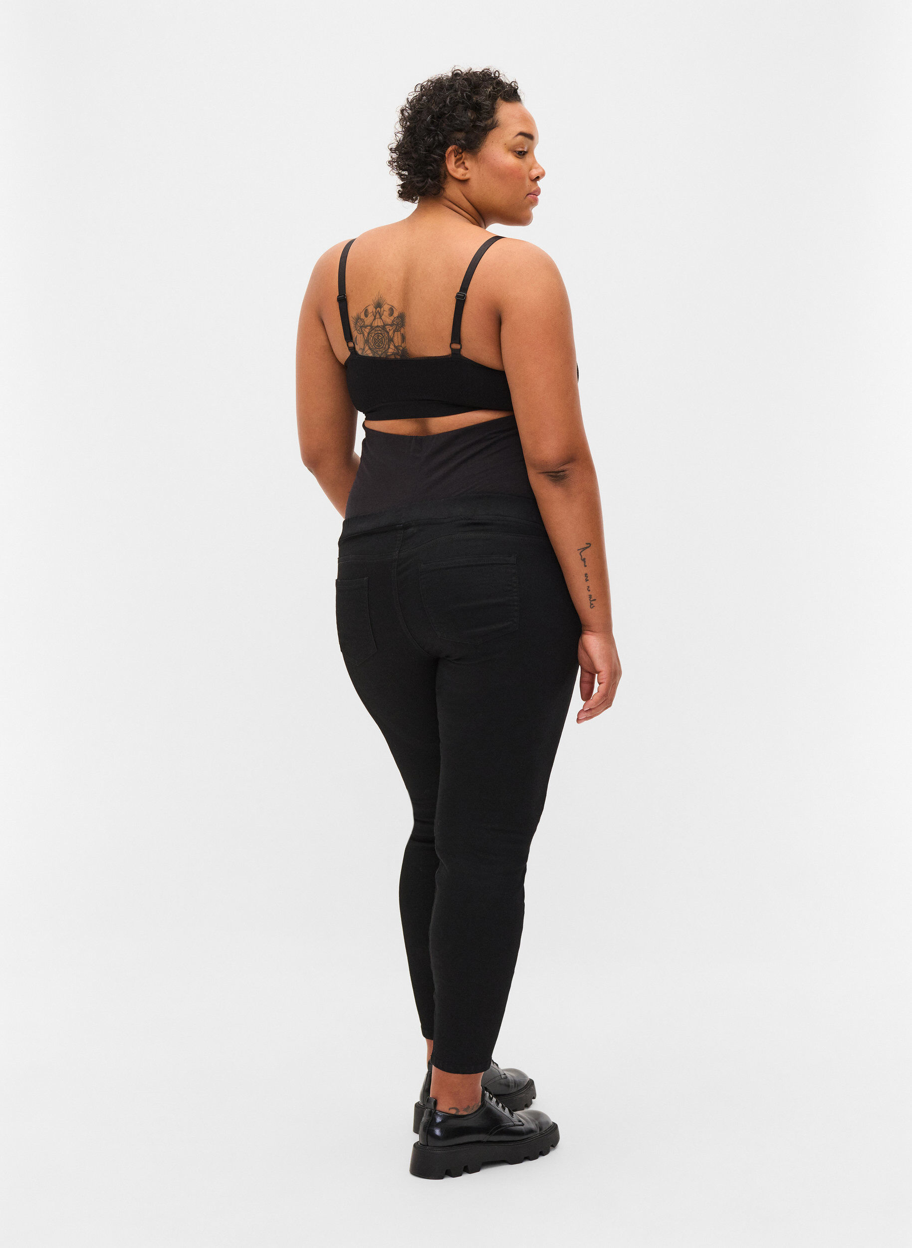 Zizzi Jegging de grossesse avec poches arri&egrave;re, Black, Model image number 1