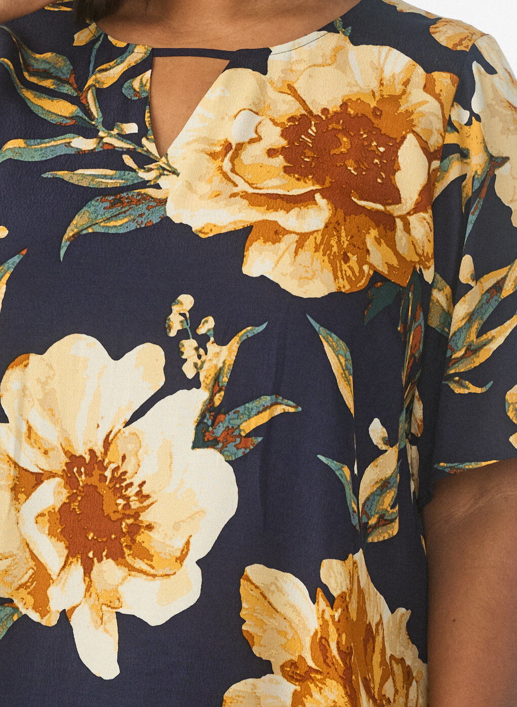 Zizzi Kurz&auml;rmelige Bluse aus Viskose mit Print, Blau, Model image number 3