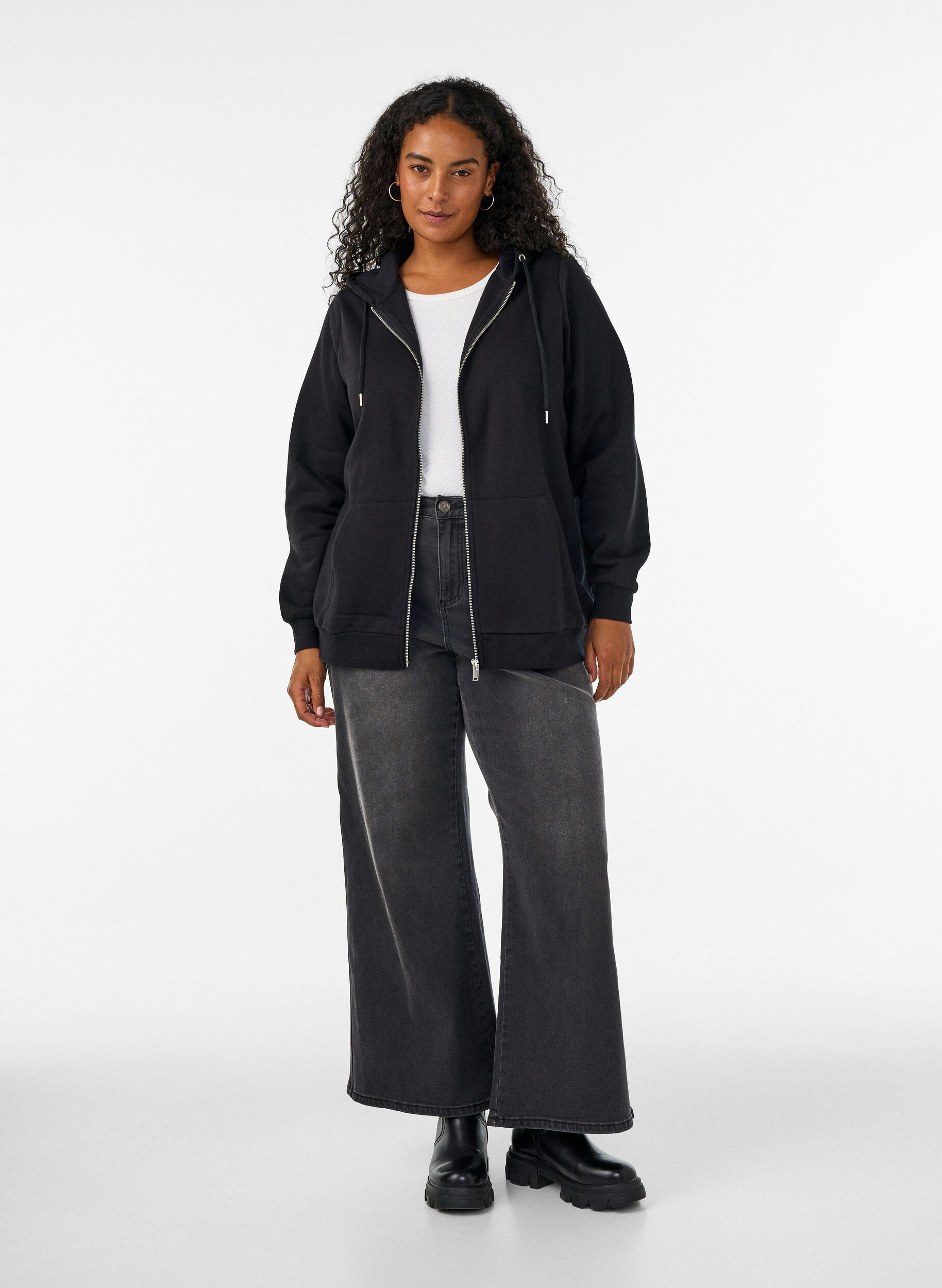ZizziKapuzensweatshirt mit Rei&szlig;verschluss und Taschen, Schwarz, Model image number 1