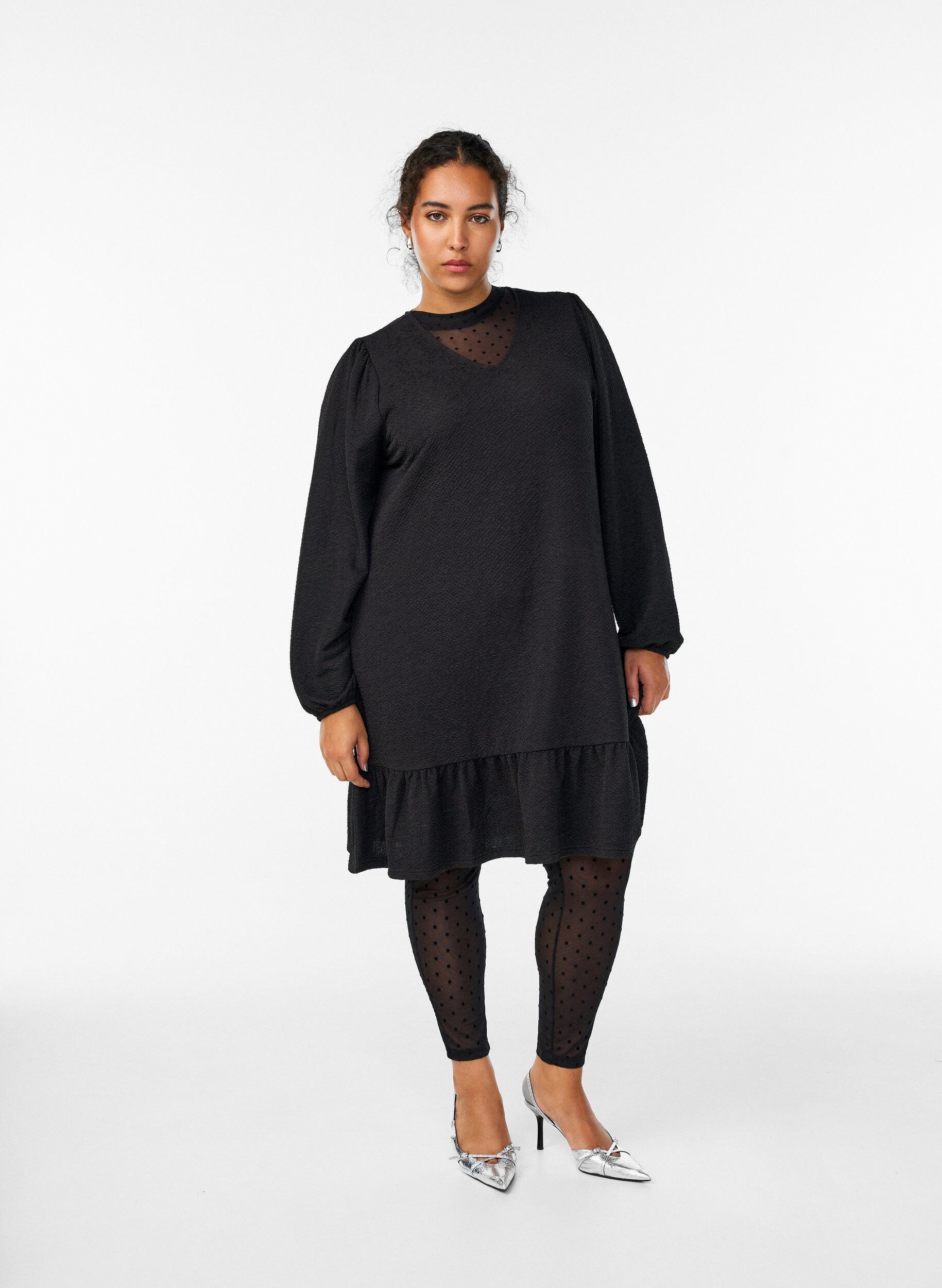 Mesh-Leggings mit Velourspunkten, Schwarz, Model