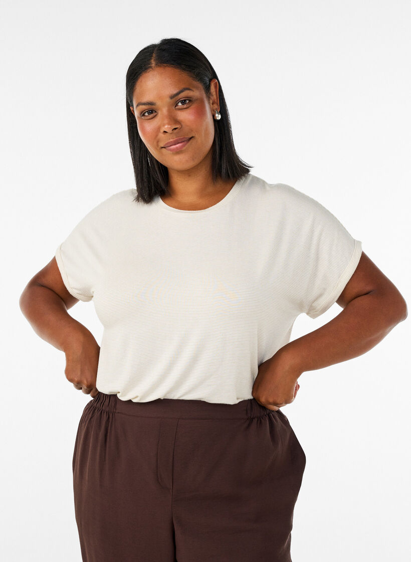 T-shirt en viscose &agrave; rayures paillet&eacute;es, Vanille, Model image number 0