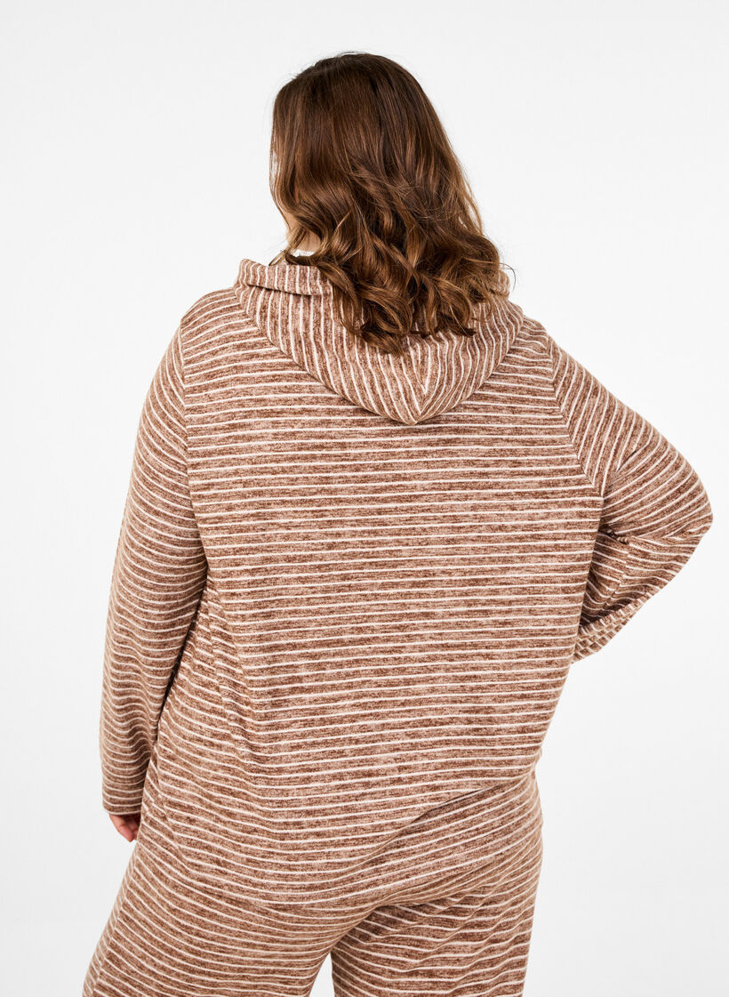 Lockerer Hoodie, Fondue Fudge, Model image number 1