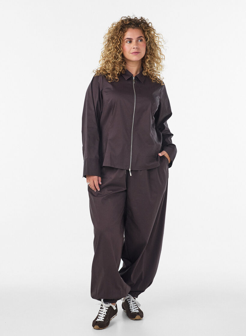 Kurzes Shirt mit Zwei-Wege-Rei&szlig;verschluss, Braun, Model image number 1