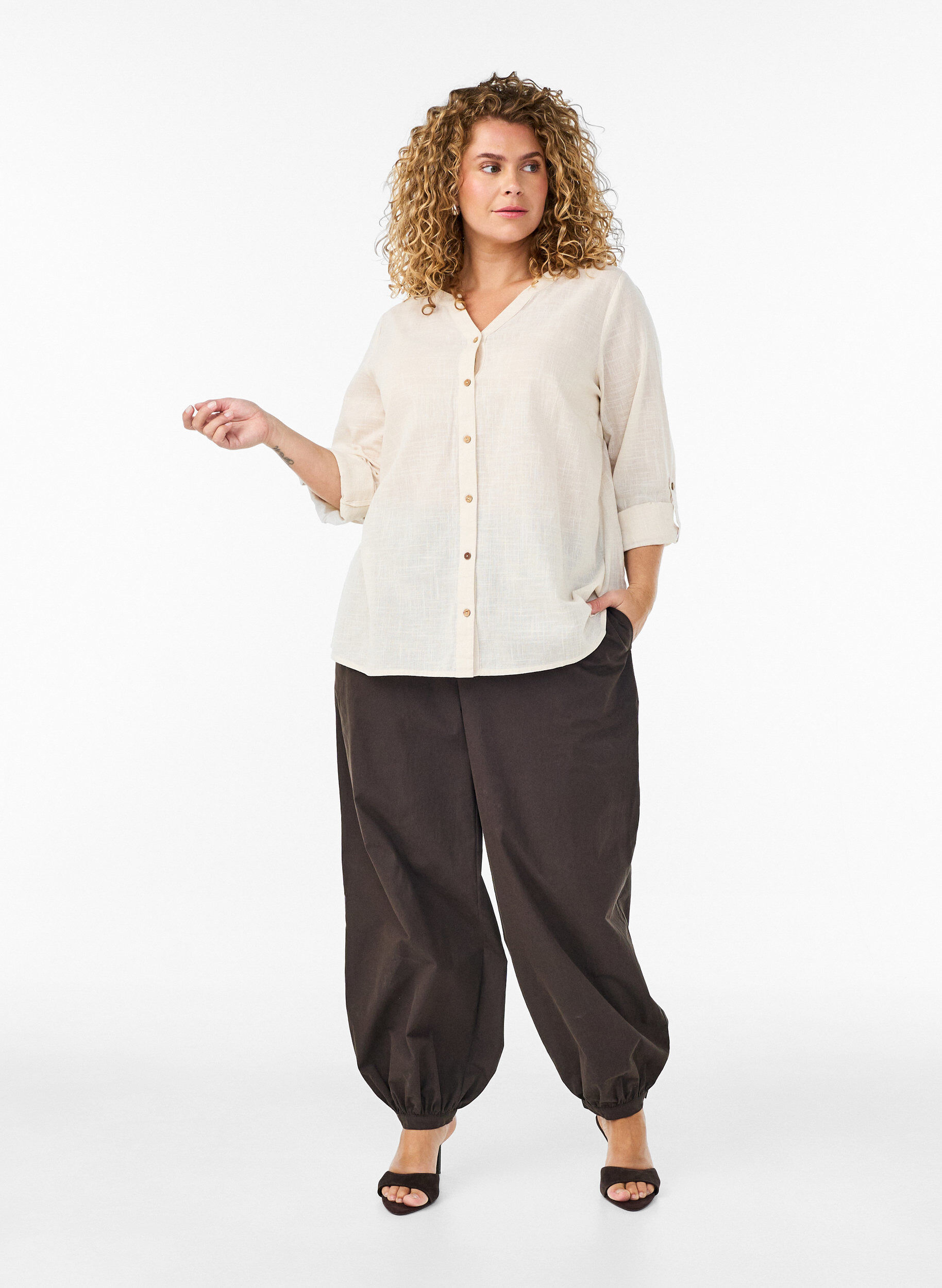 ZizziBaumwollbluse mit V-Ausschnitt, Vanille, Model image number 1