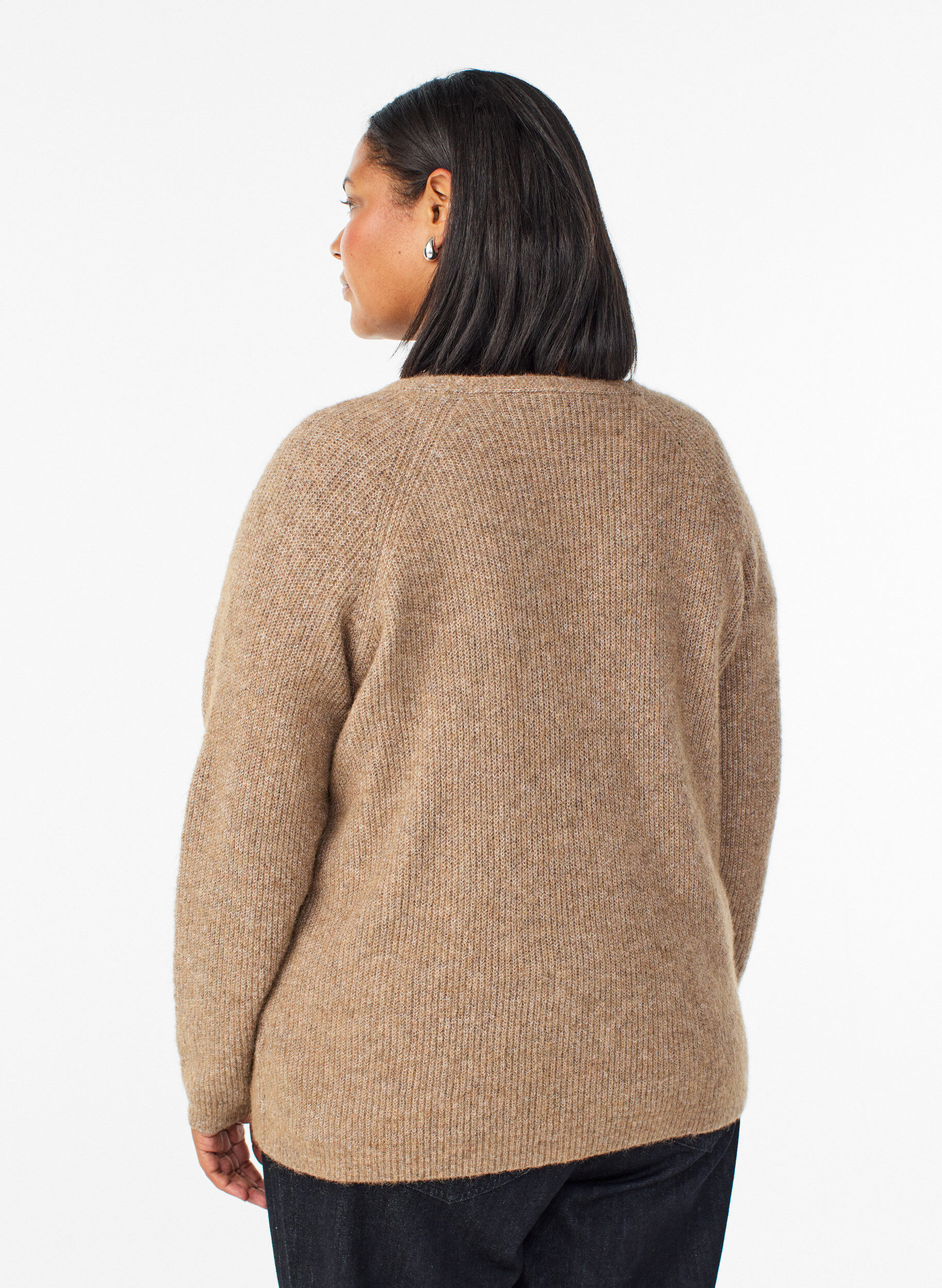 Zizzi Blouse en maille &agrave; col V et manches raglan, Camel, Model image number 2