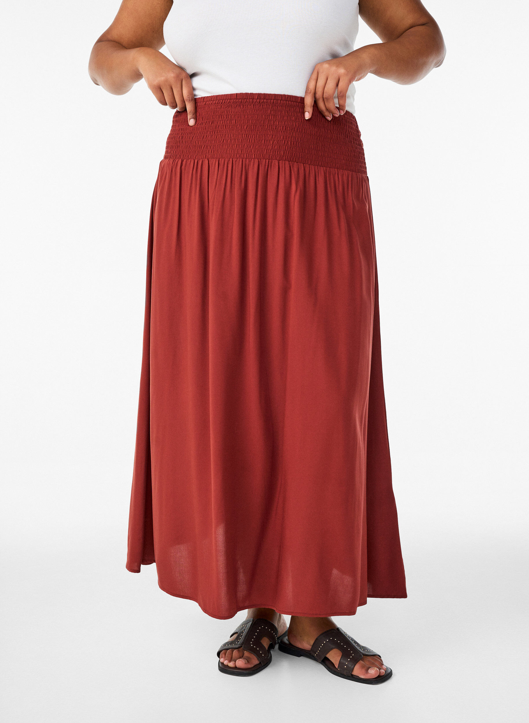 ZizziMaxirock aus Viskose mit Smock, Rot, Model image number 2
