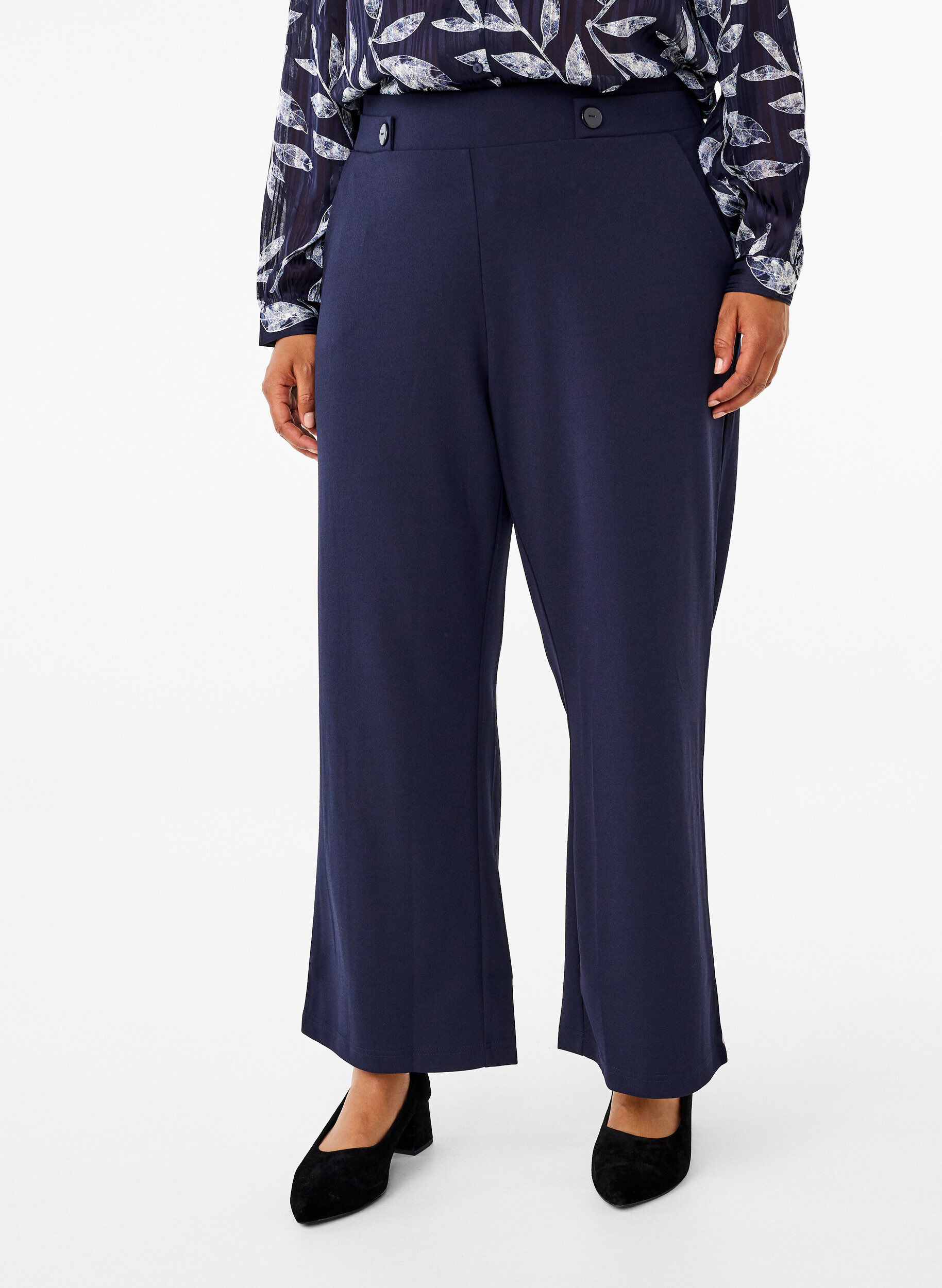 Zizzi Pantalon ample avec poches, Bleu, Model image number 2