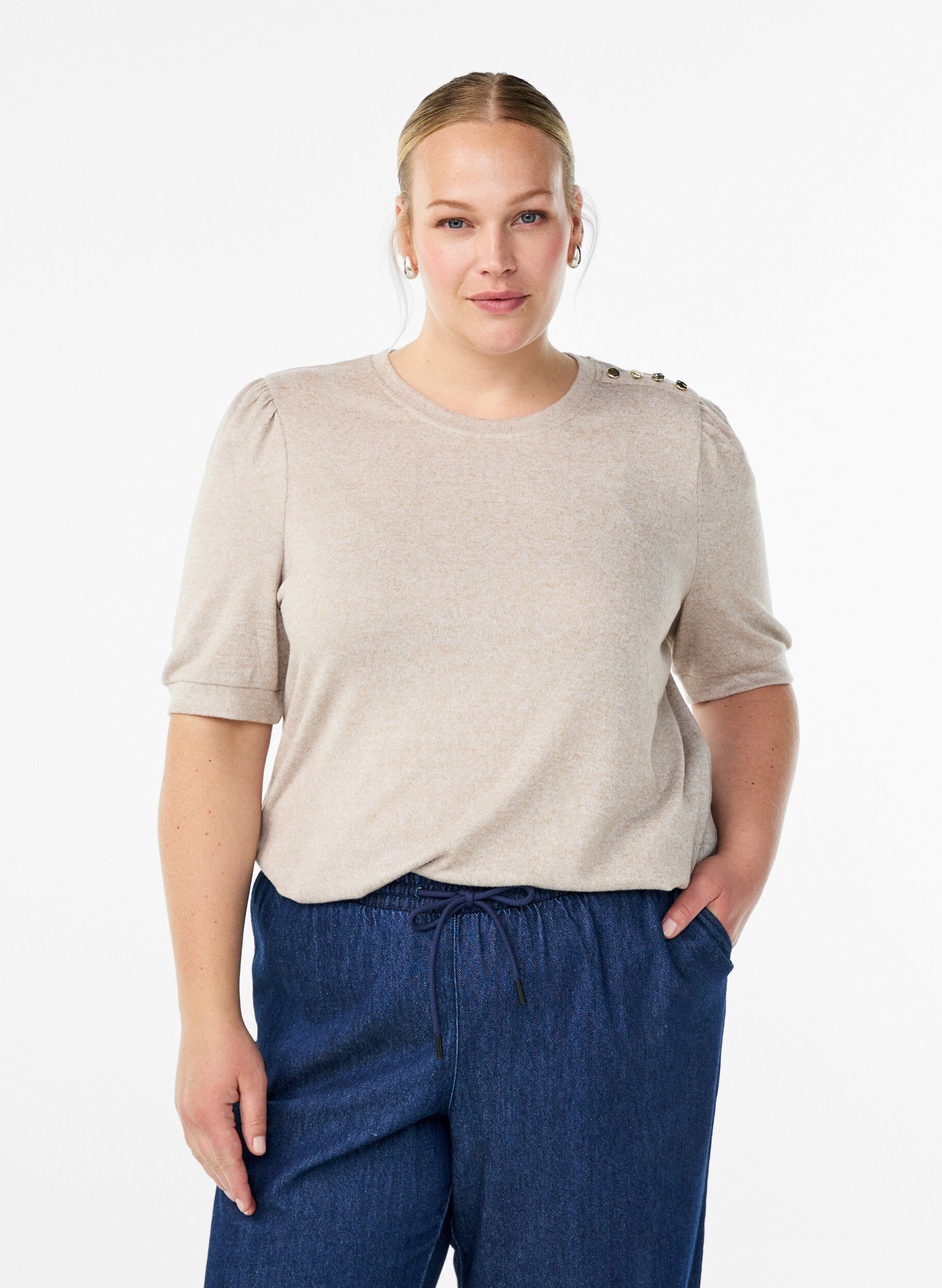 ZizziBluse mit Knopfdetail und kurzen Puff&auml;rmeln, Beige, Model image number 0