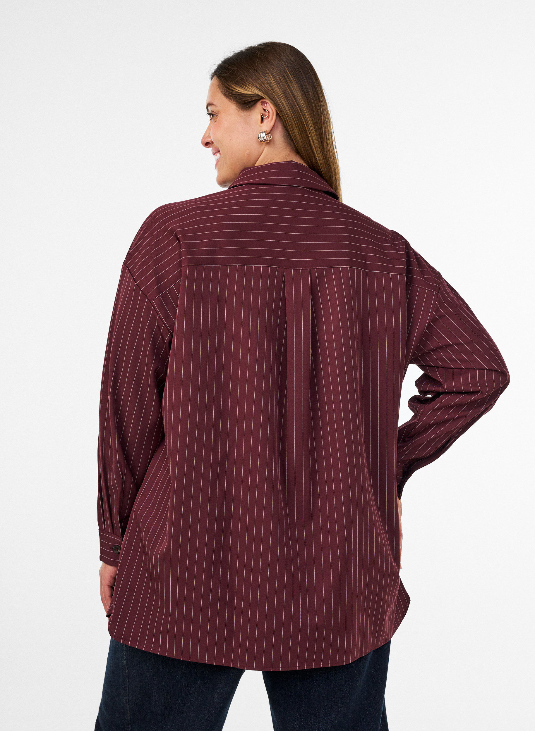 ZizziNadelstreifenhemd mit Brusttaschen, Rot, Model image number 2