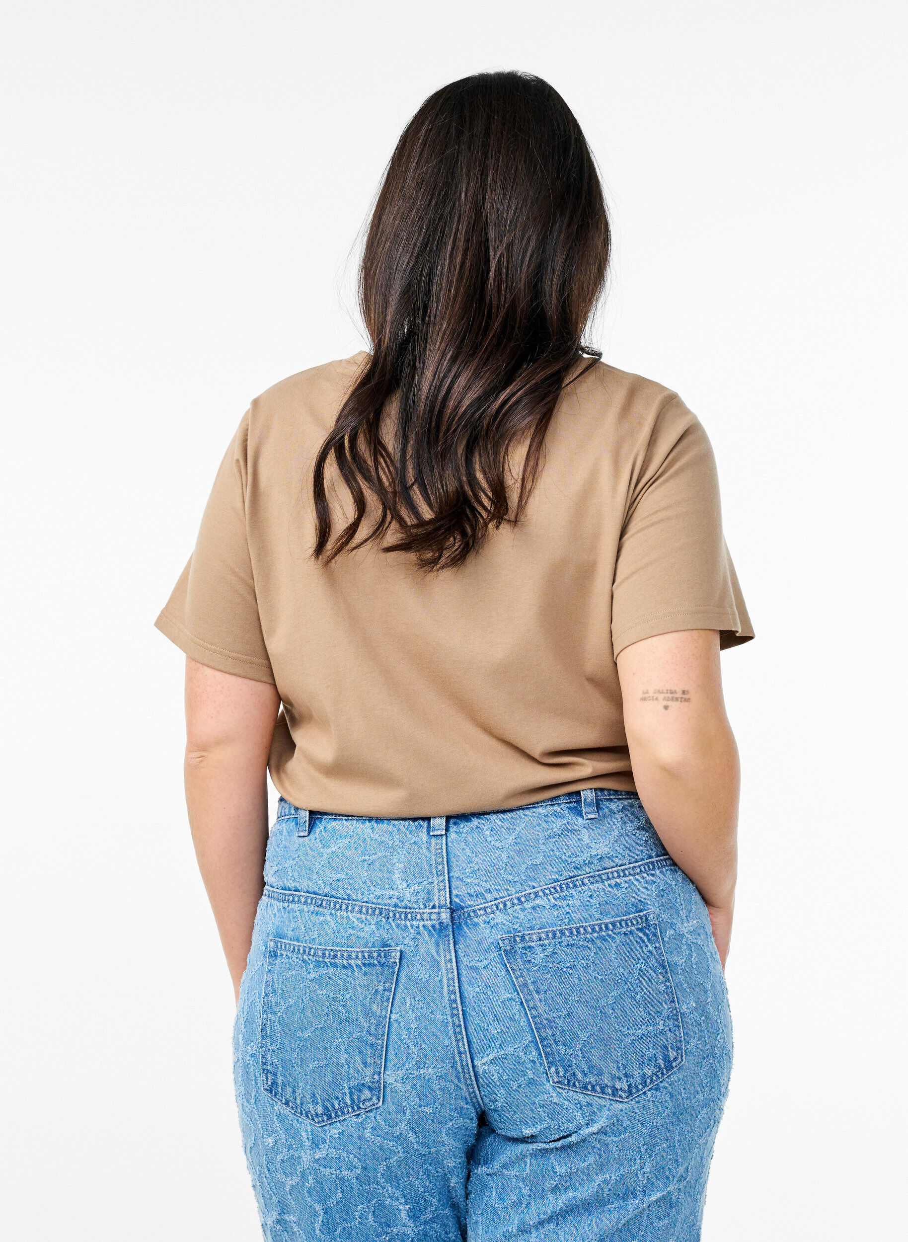 Zizzi T-Shirt mit dekorativen Details, Beige, Model image number 2