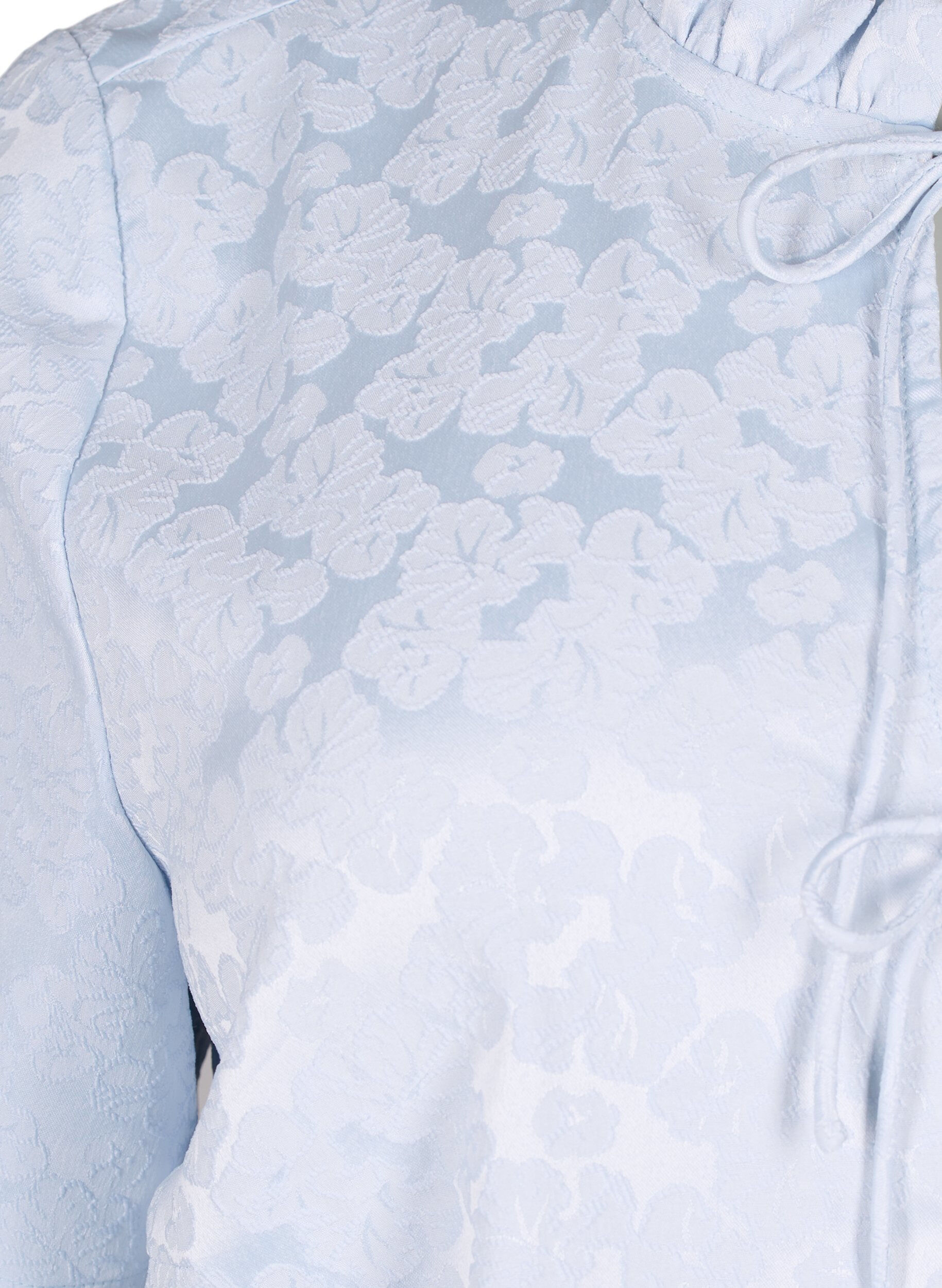 Zizzi Kurz&auml;rmelige Jacquard-Bluse mit Schleifen, Blau, Packshot image number 2