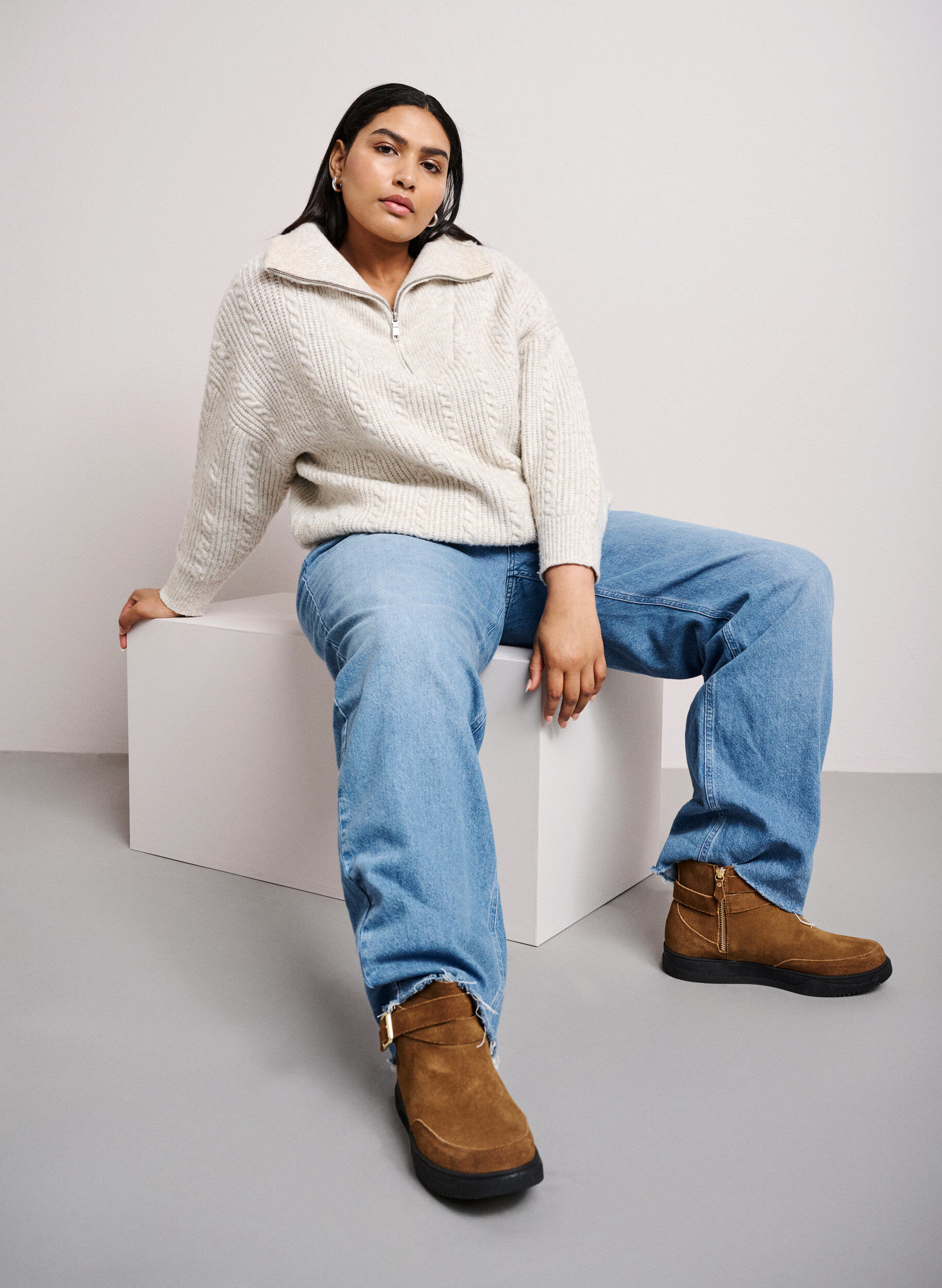 Zizzi Kurzer, weit geschnittener Stiefel aus Wildleder, Tobacco Brown, Image image number 0