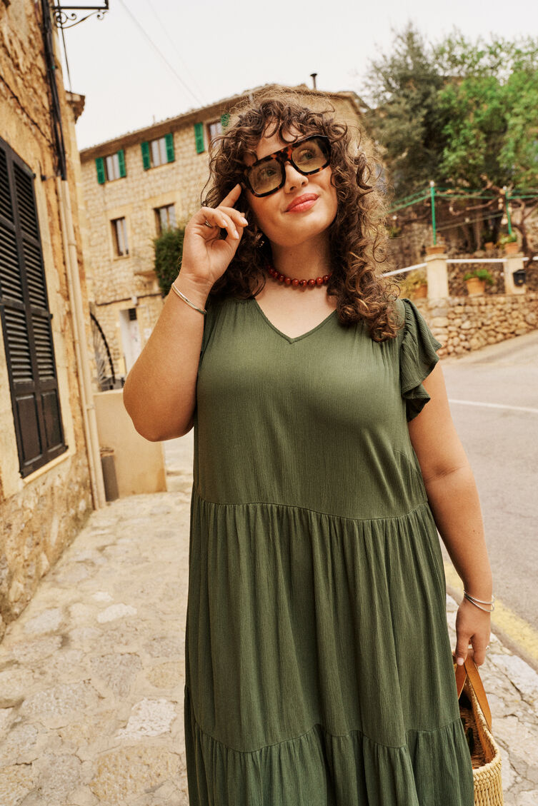 Style boh&egrave;me vert olive avec chaleur, , Model