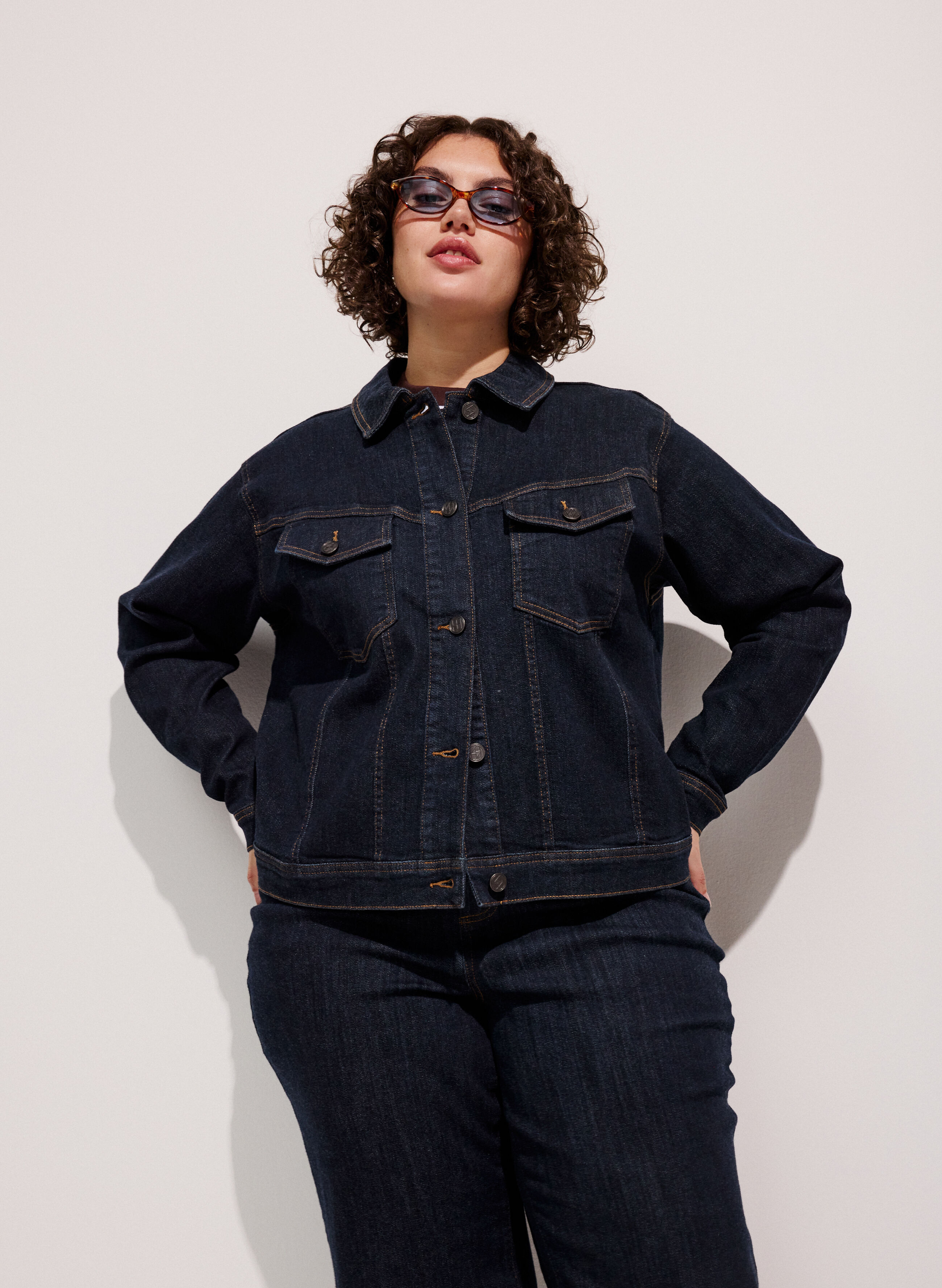 ZizziDunkler Denim mit Attit&uuml;de, , Model