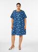 Robe en jean coupe &eacute;vas&eacute;e &agrave; motif floral, Bleu, Model image number 1