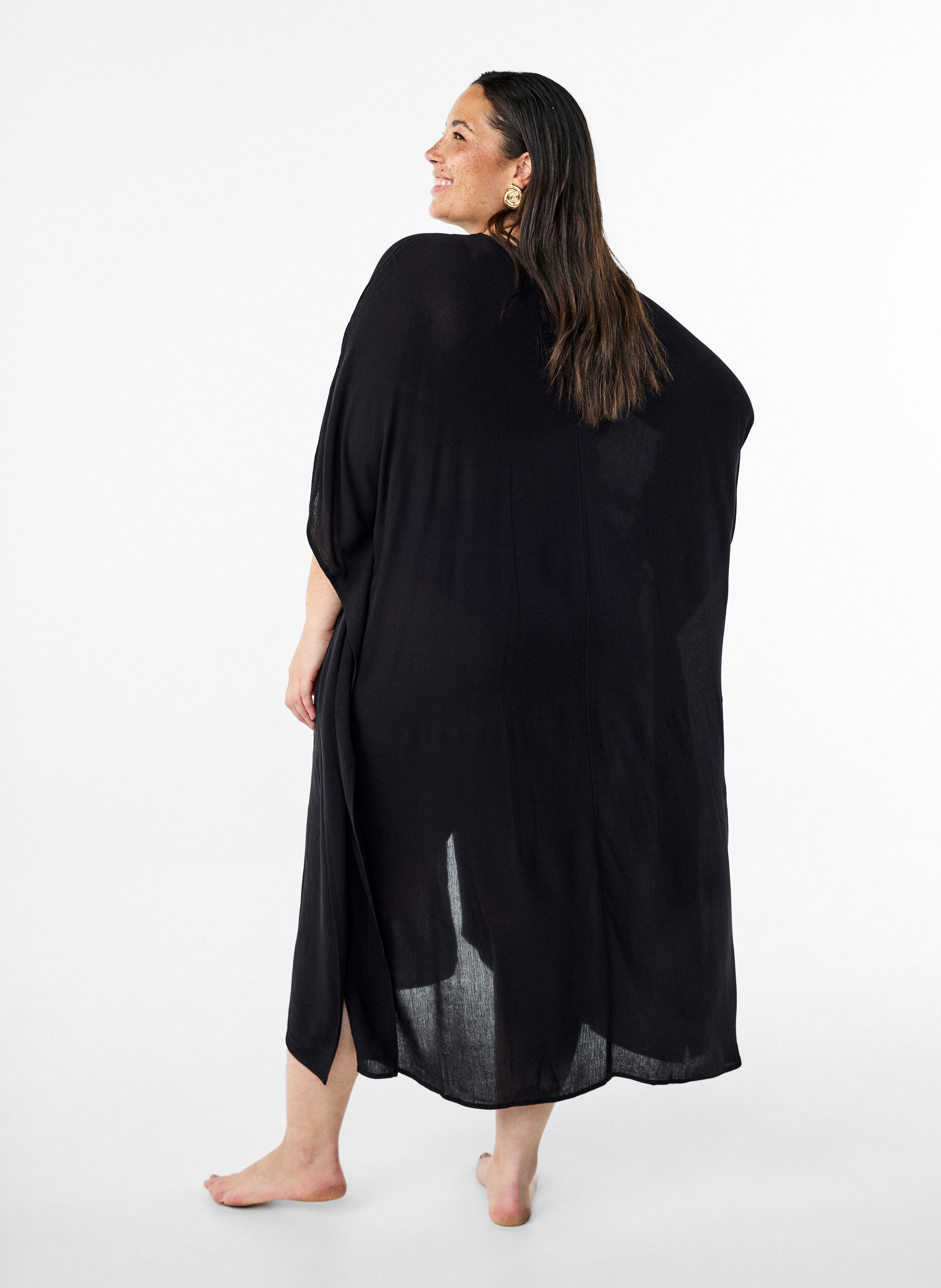 Zizzi Kaftan-Strandkleid mit Kn&ouml;pfen, Schwarz, Model image number 1