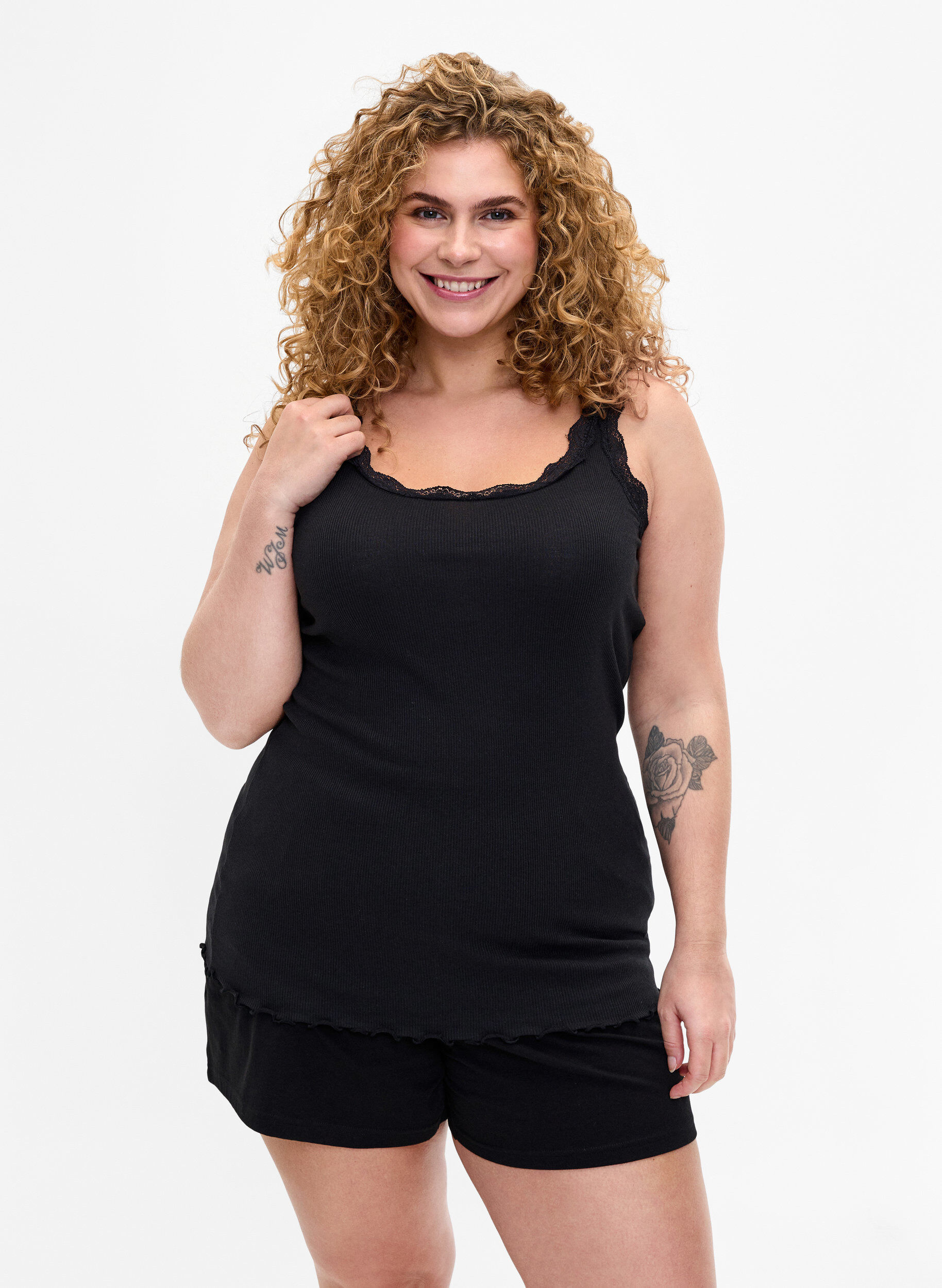 2er-Pack Tops mit Spitze, Schwarz, Model