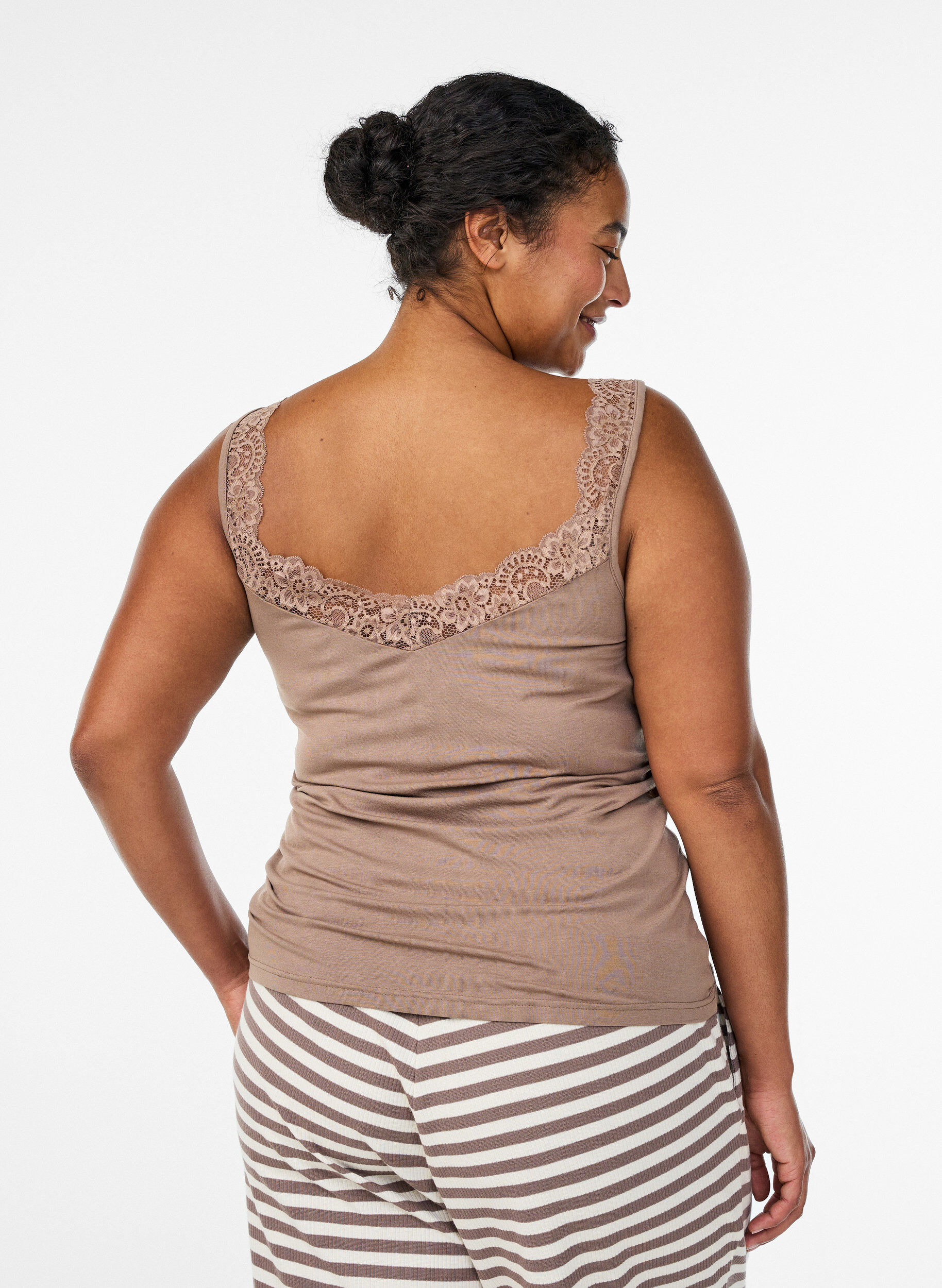 Zizzi Top aus Viskose mit Spitze, Beige, Model image number 2