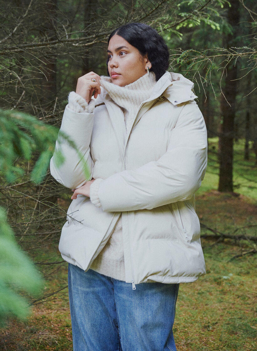 Kurze Steppjacke mit abnehmbarer Kapuze, Vanille, Image image number 0