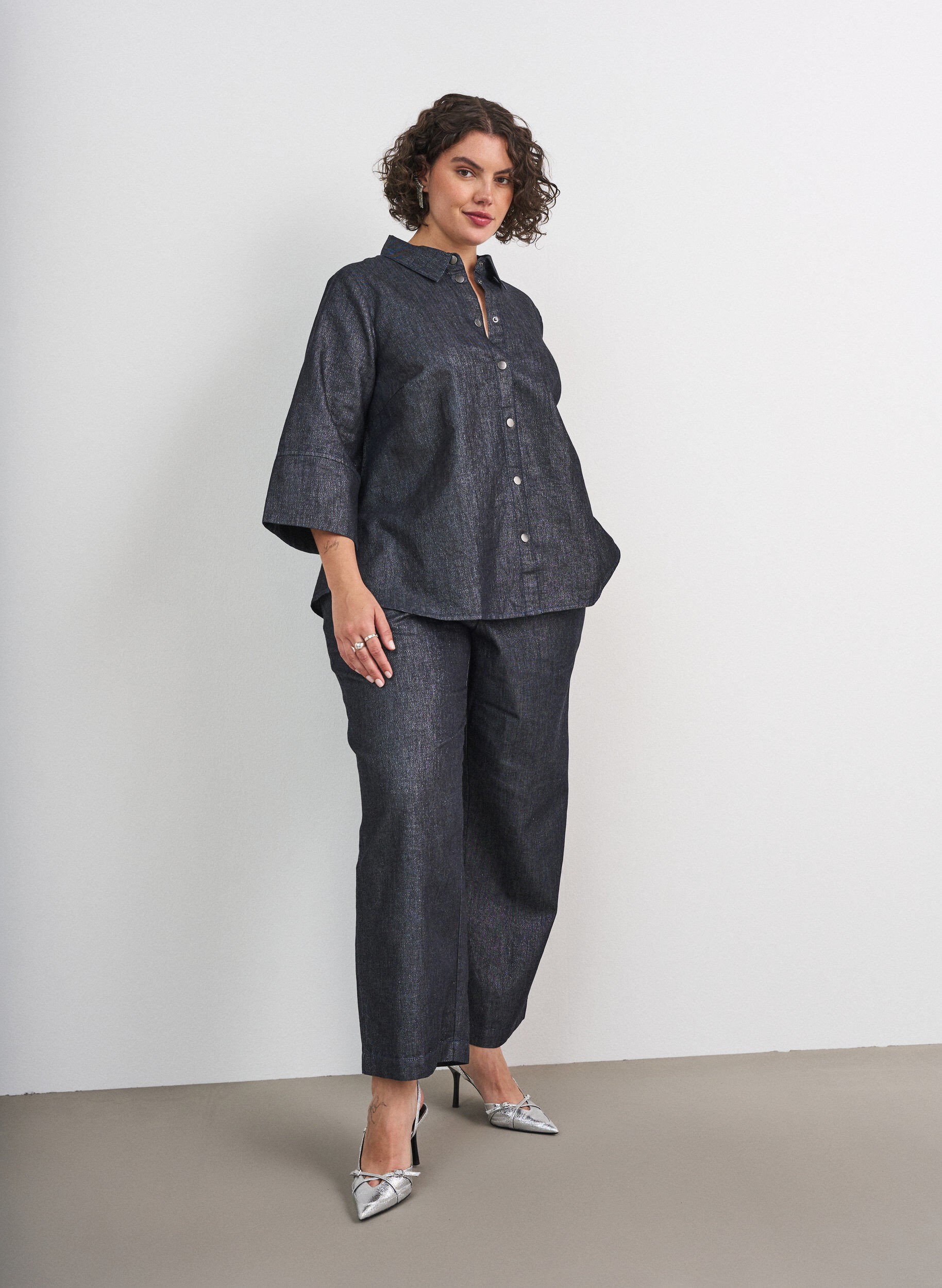 ZizziDenimbluse mit Glitzerfaden und 3/4-&Auml;rmeln, Grau, Model image number 1