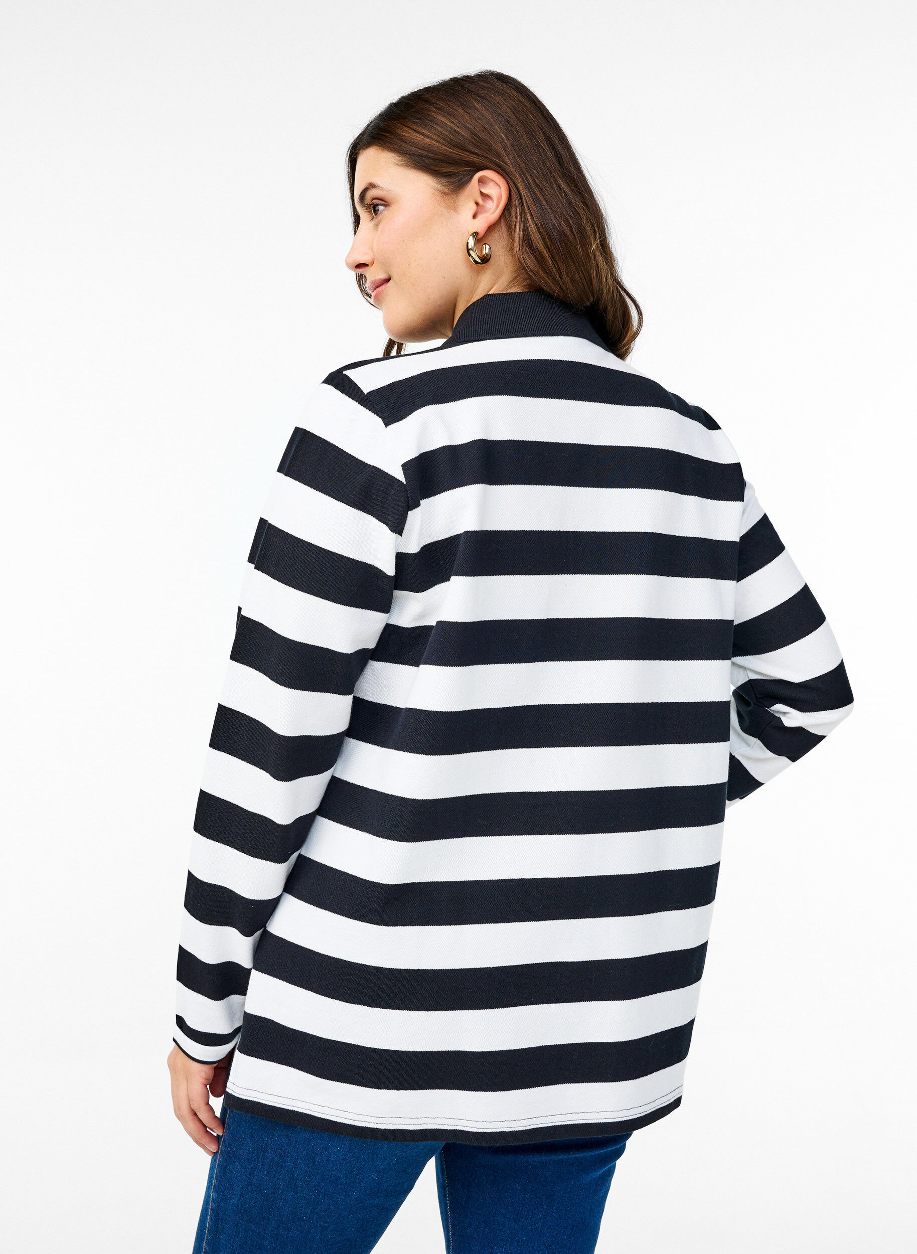 Zizzi Polo ray&eacute; &agrave; manches longues, Noir, Model image number 2