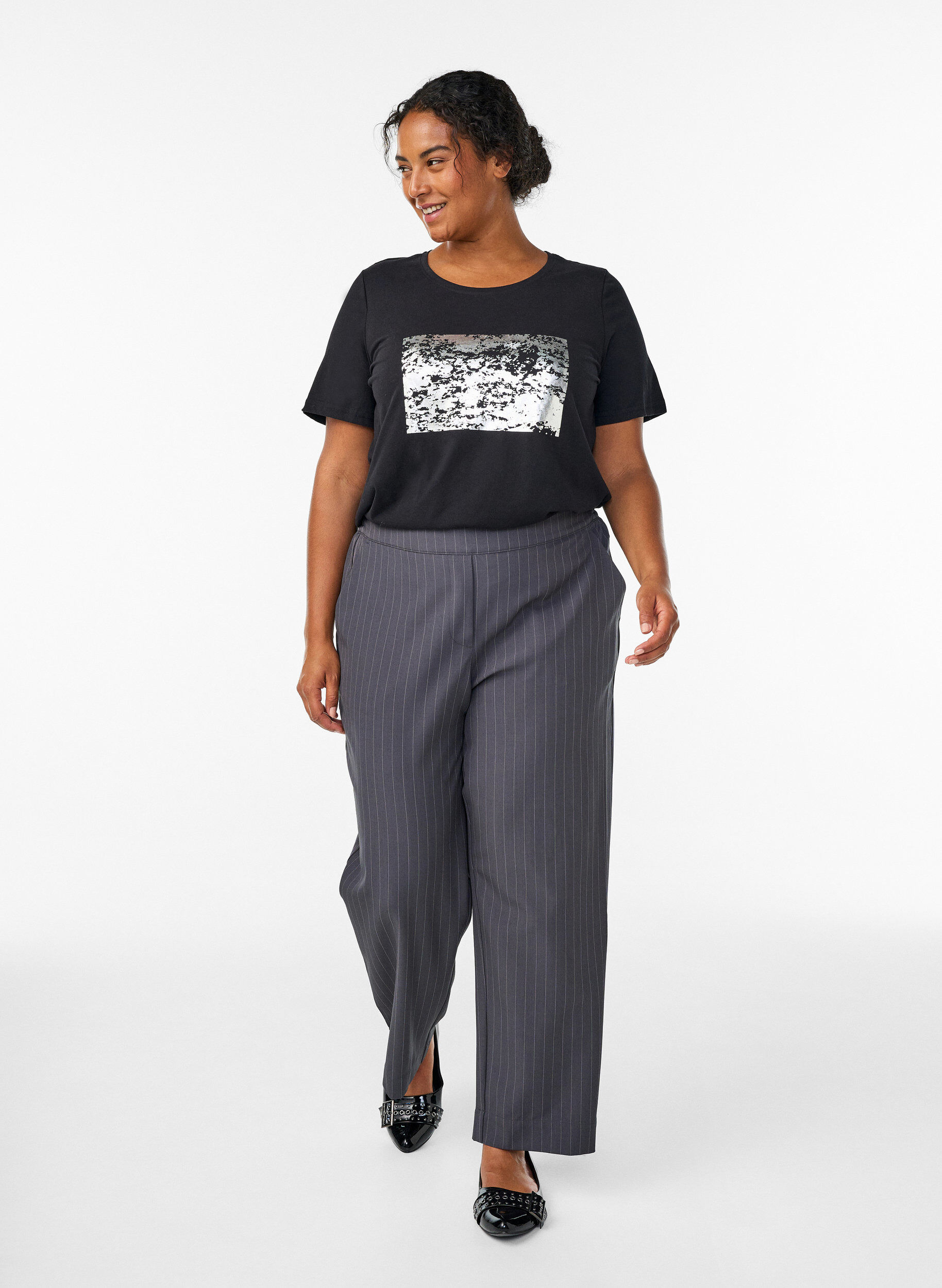 Zizzi FLASH - T-Shirt mit Print, Schwarz, Model image number 1