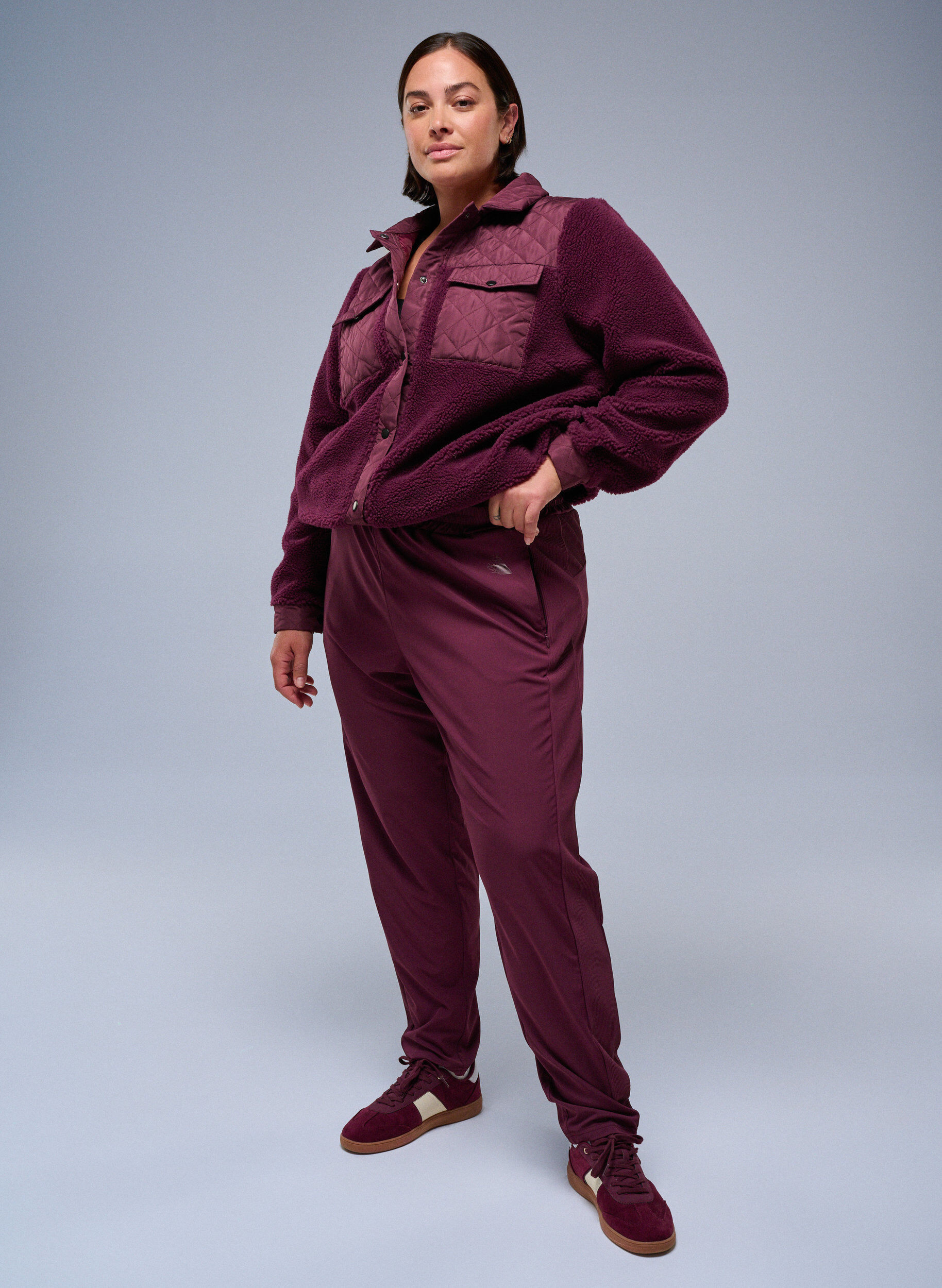 Zizzi Leichte Trainingshose mit Taschen, Rot, Image image number 0