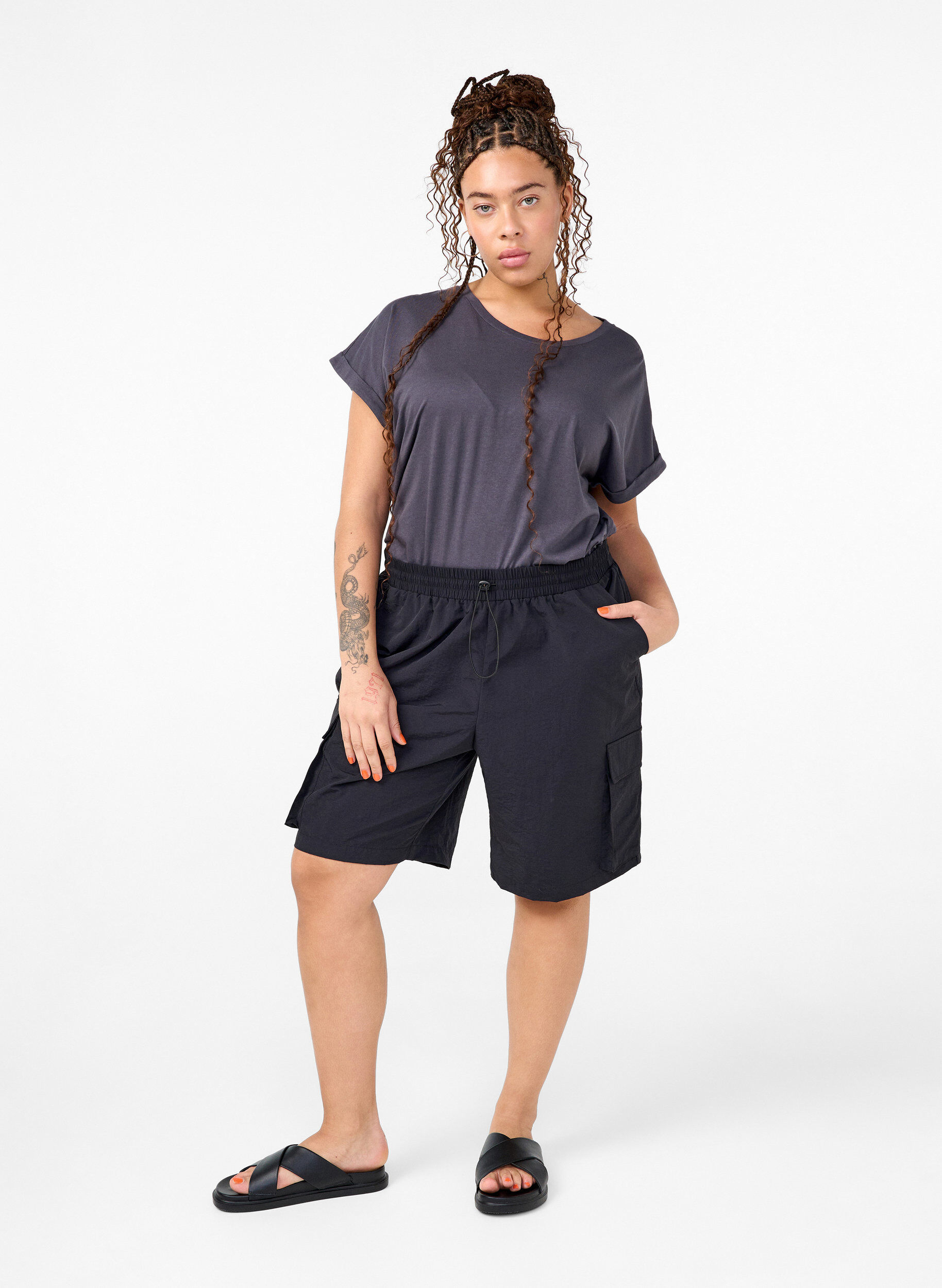 Zizzi T-shirt &agrave; manches courtes en m&eacute;lange de coton, Gris anthracite, Model image number 1