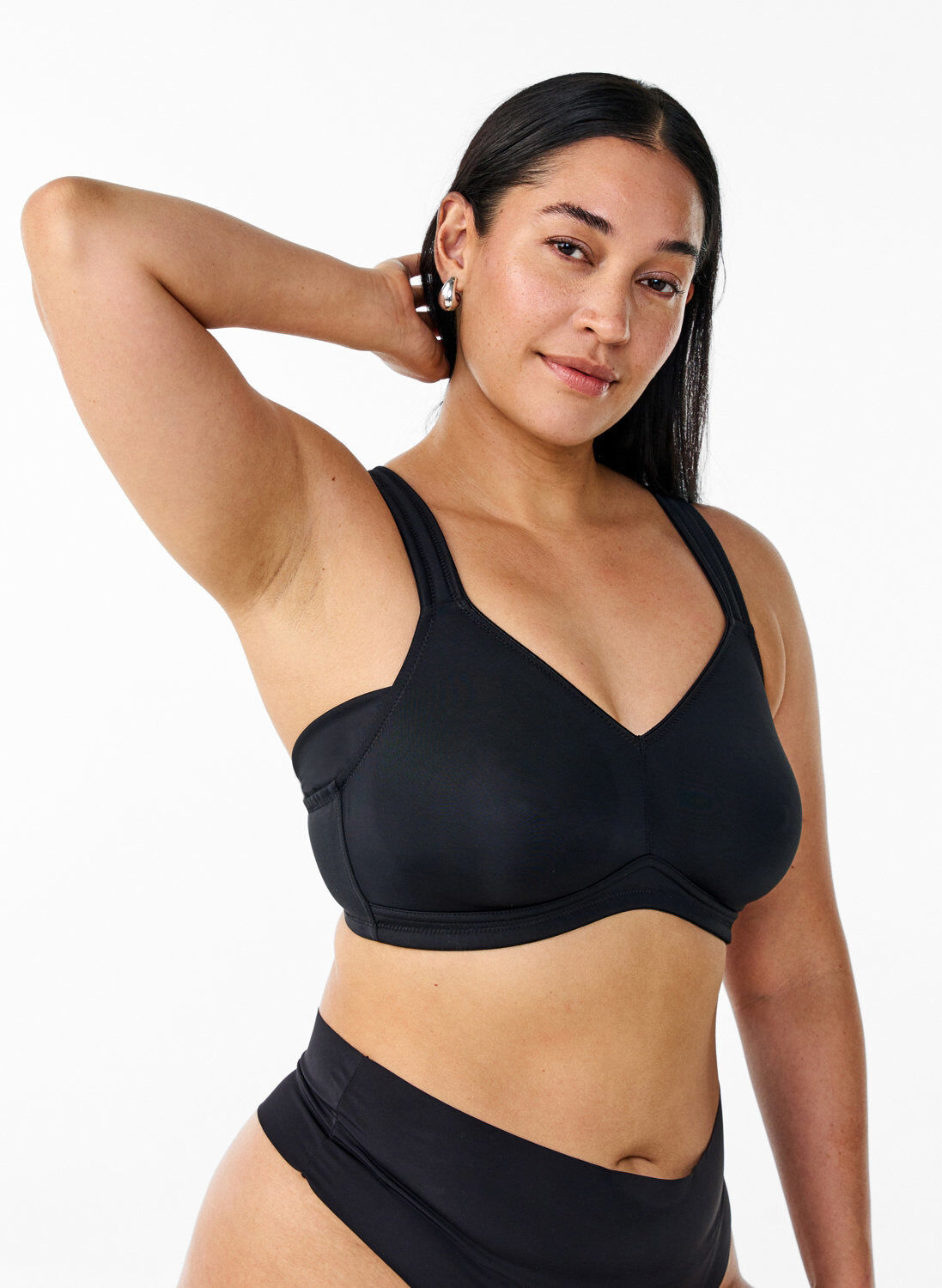 ZizziBequemer BH mit gepolsterten Tr&auml;gern, Schwarz, Model image number 0