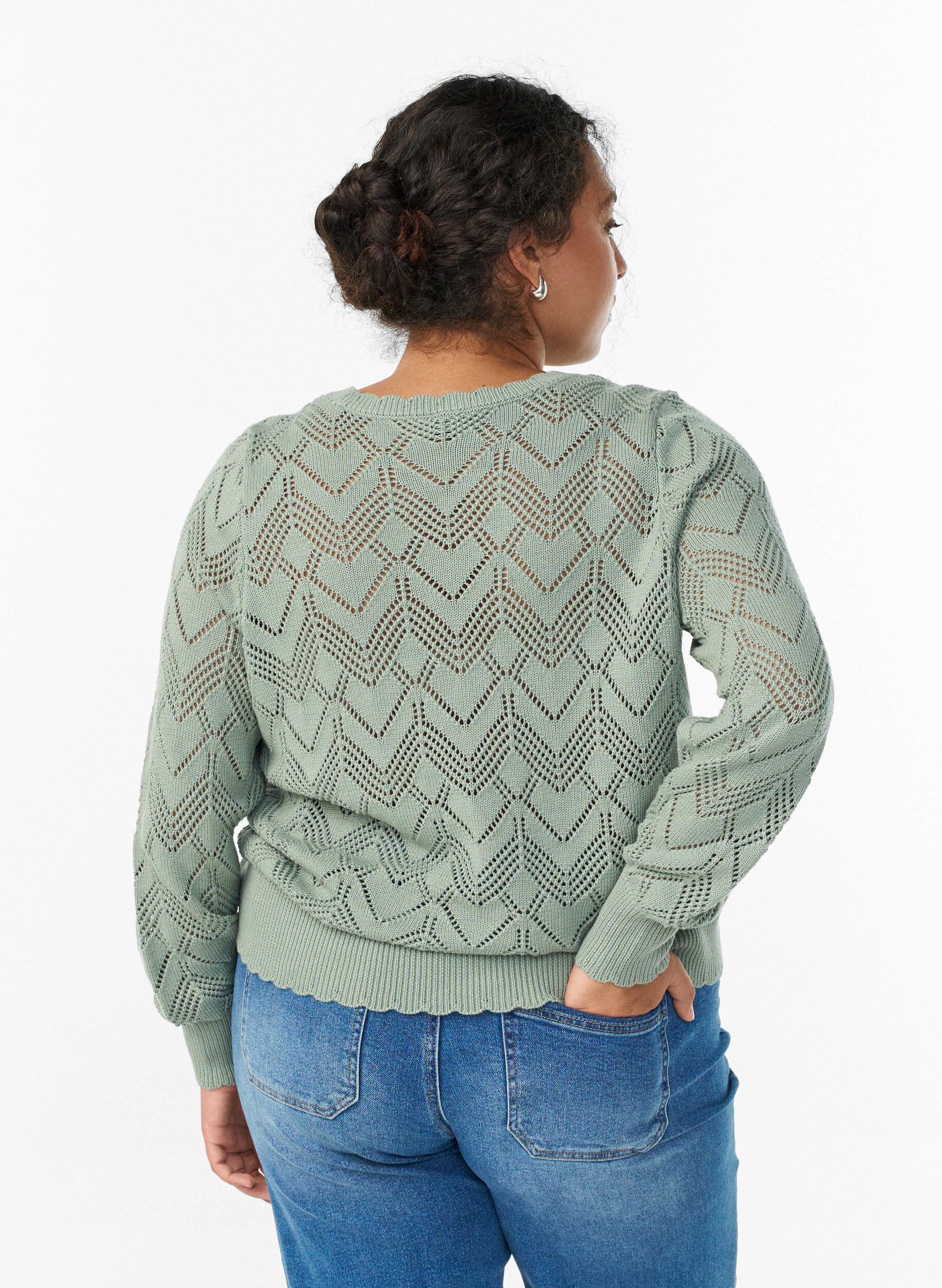 Zizzi Gemusterte Strickbluse mit welligem Rand und Rundhalsausschnitt, Gr&uuml;n, Model image number 2