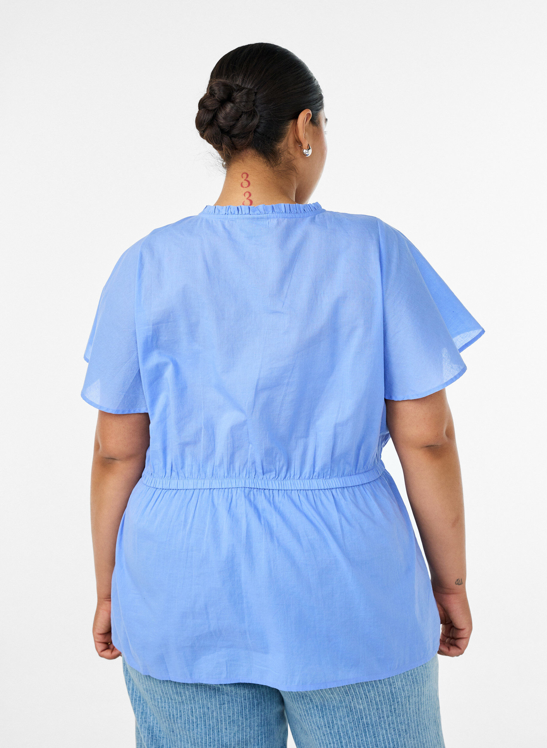 ZizziBaumwollbluse mit Bindeband und elastischer Taille, Blau, Model image number 2