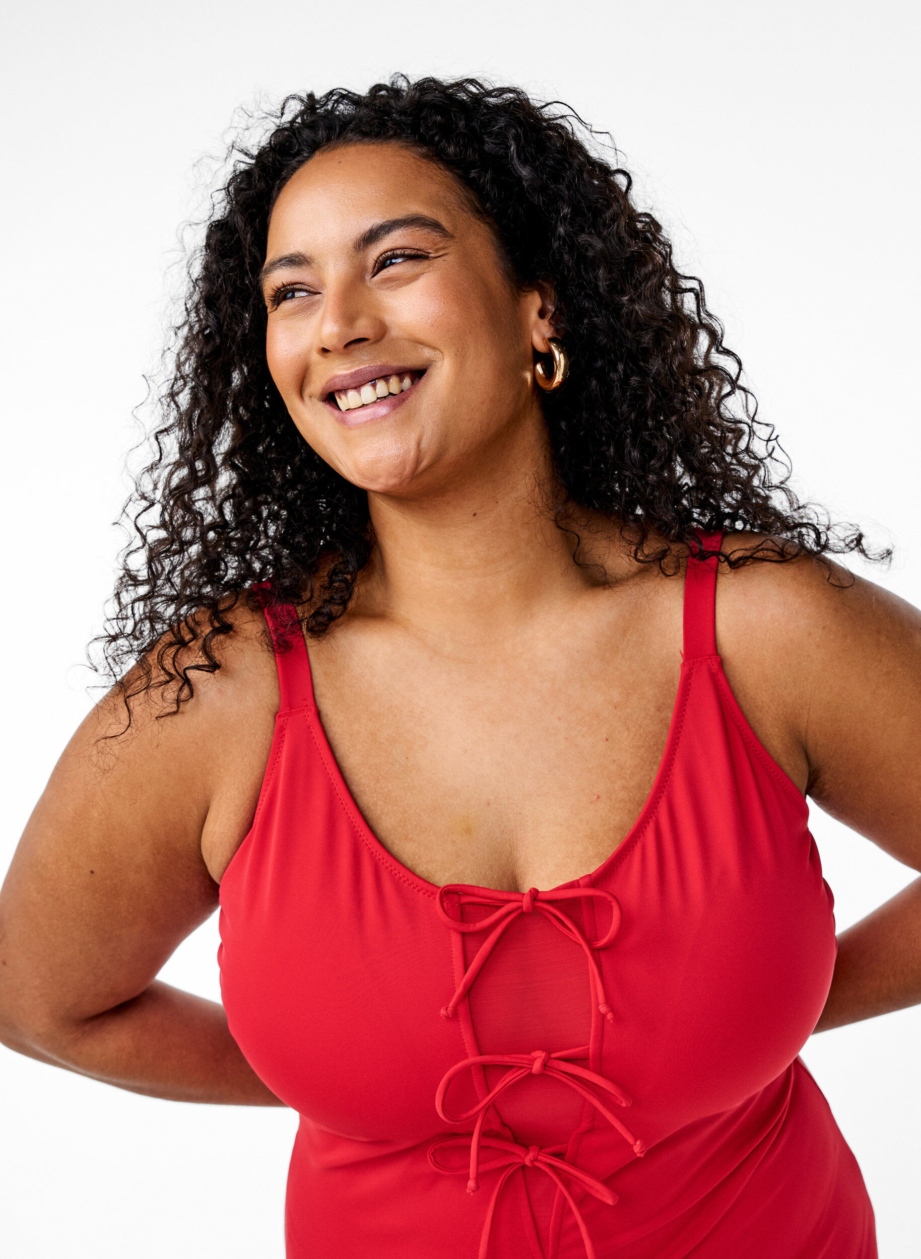 Zizzi Badeanzug mit Schleifen, Rot, Model image number 2