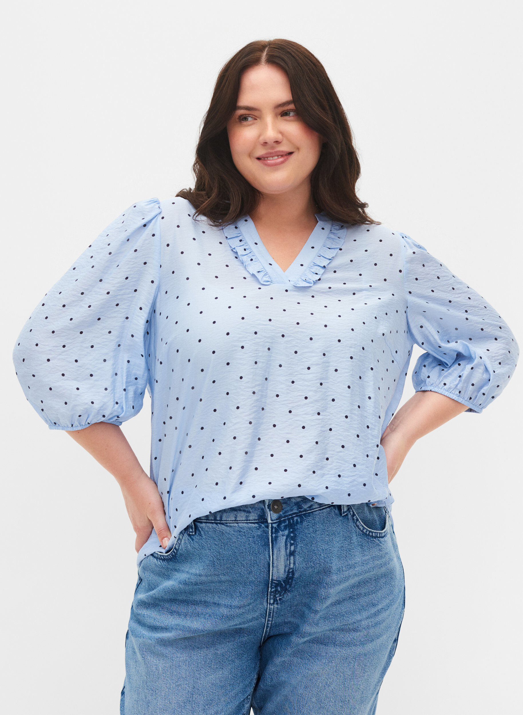 Zizzi Blouse &agrave; pois &agrave; manches 3/4 en viscose, Light Blue Dot, Model image number 0