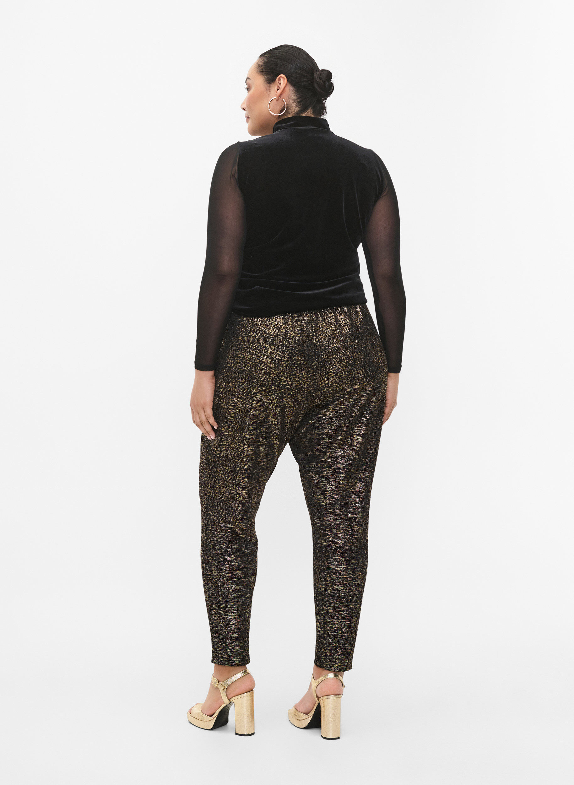 Zizzi  Pantalon Maddison couleur or avec poches, Black w. Gold, Model image number 1