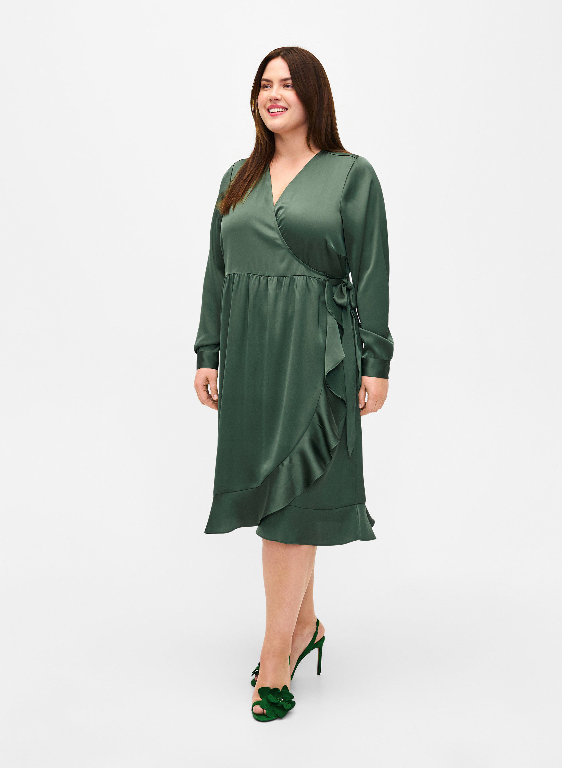 Zizzi Lang&auml;rmliges Wickelkleid aus Satin, Duck Green, Model image number 0