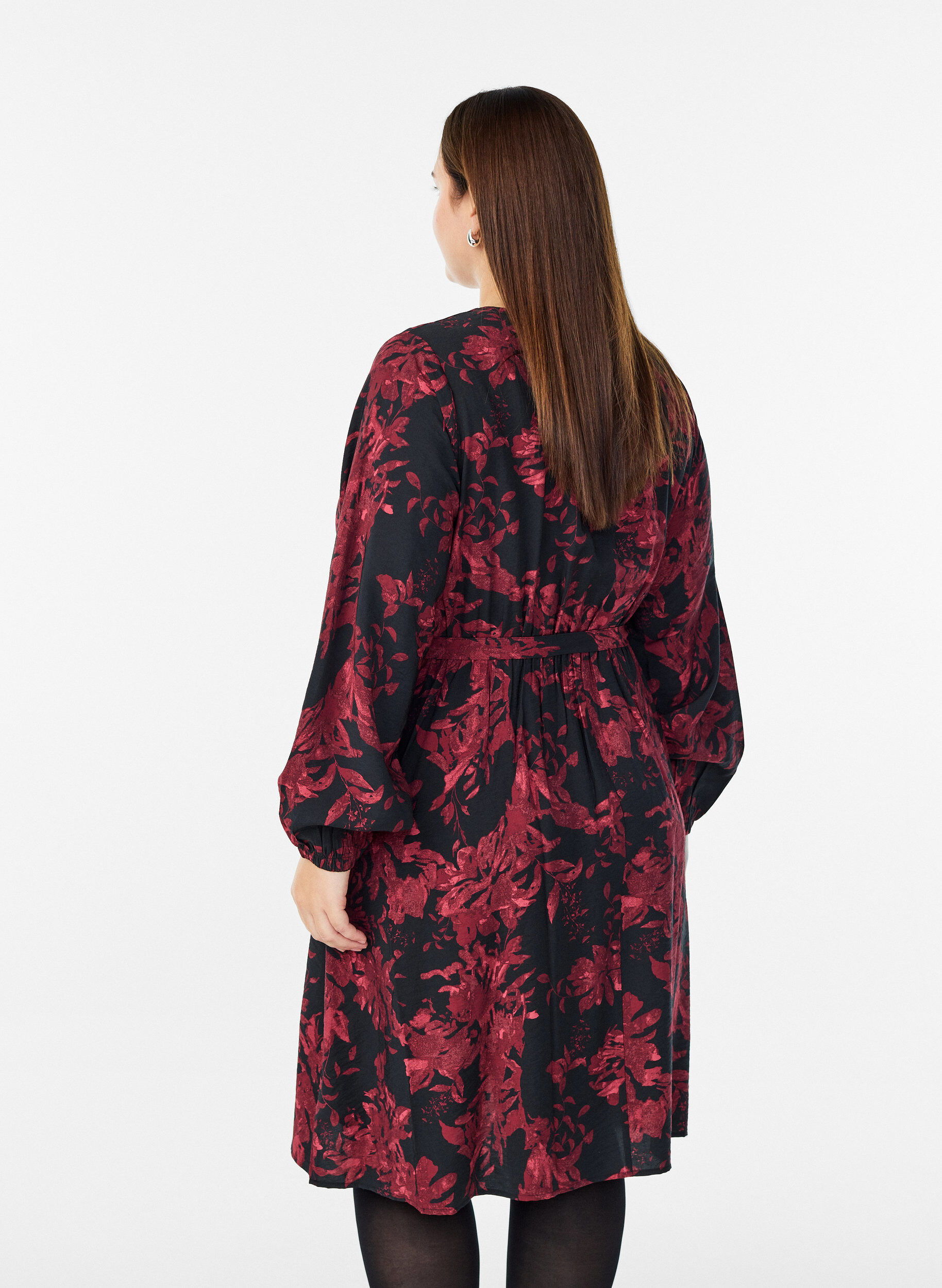 Zizzi Robe mi-longue avec ceinture &agrave; nouer et effet portefeuille, Noir, Model image number 2