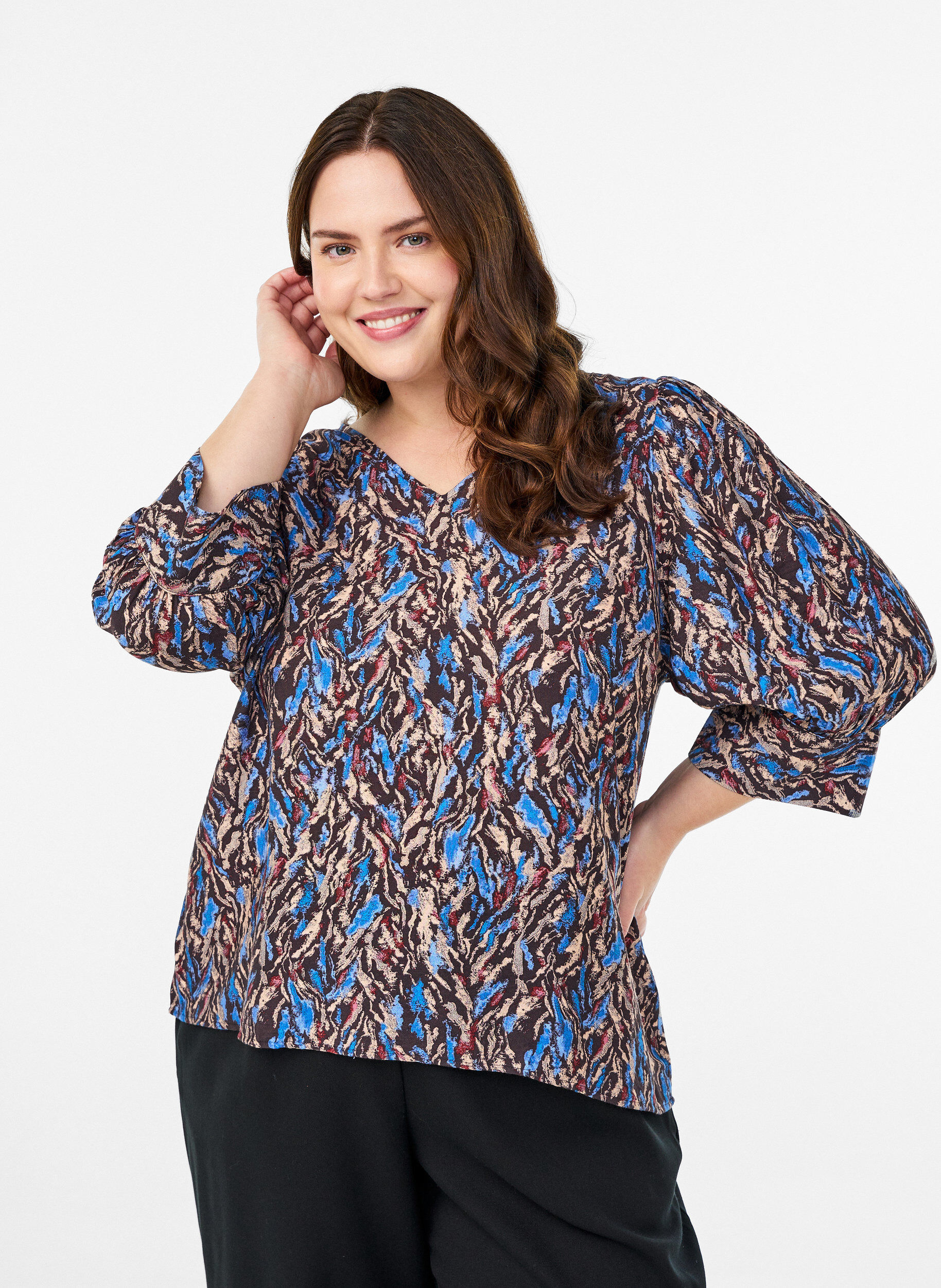 Zizzi Blouse avec col en V et manches 3/4, Bleu, Model image number 0